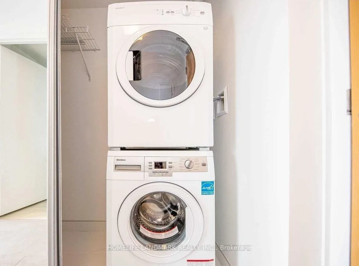 Photo 8 of Unit 912, 11 Wellesley Street W, Toronto, Bay Street Corridor — HOMEH