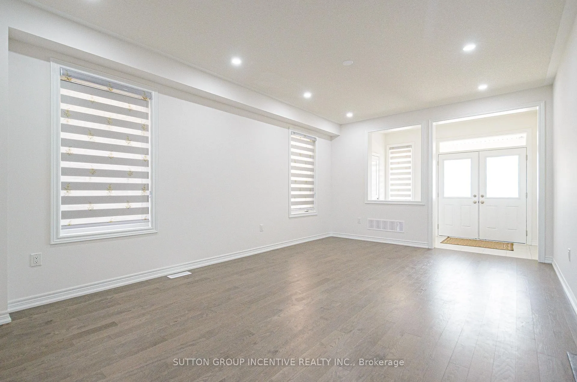 Photo 2 of 37 Baycroft Boulevard, Essa, Angus — HOMEH