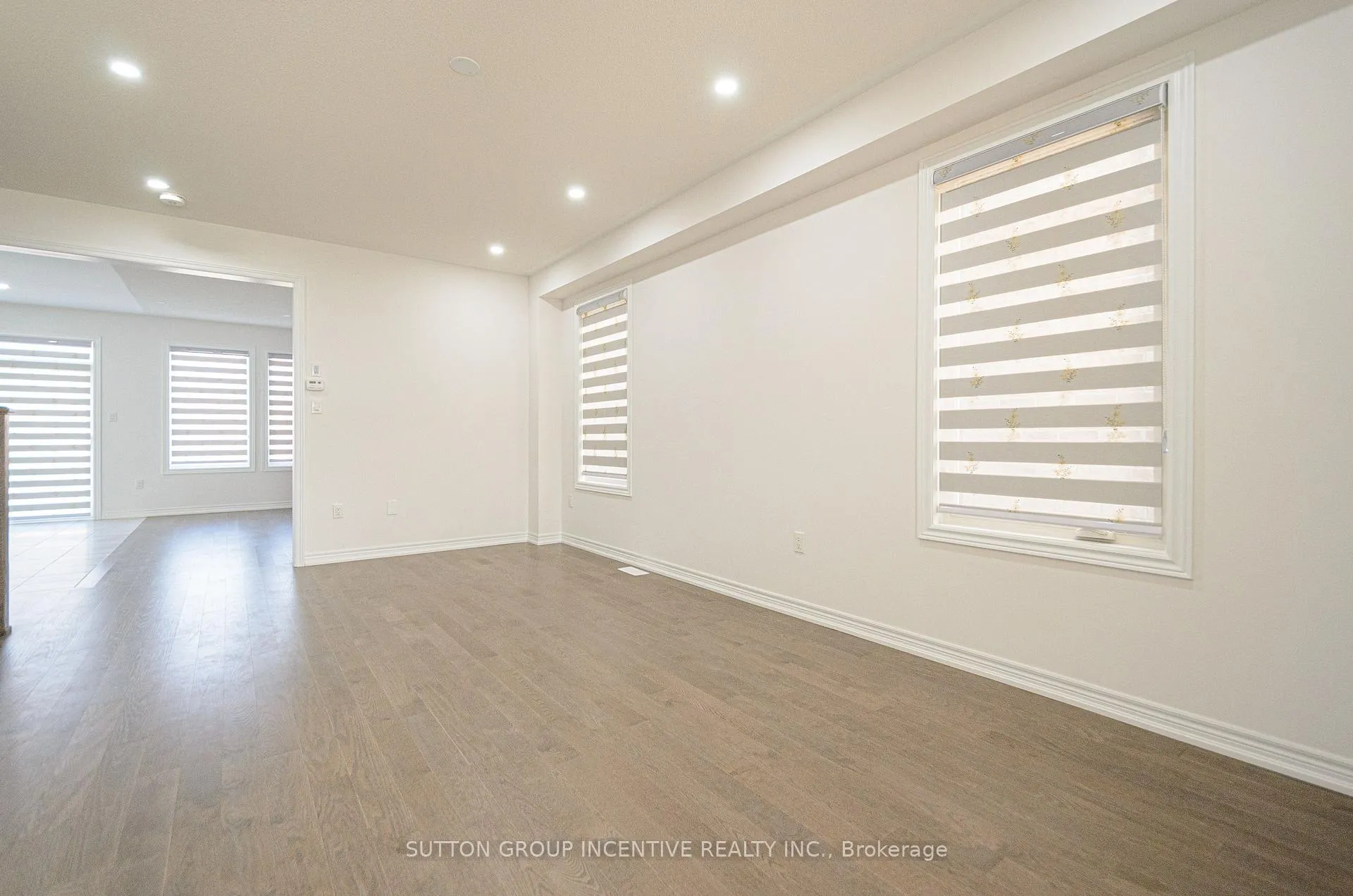 Photo 4 of 37 Baycroft Boulevard, Essa, Angus — HOMEH