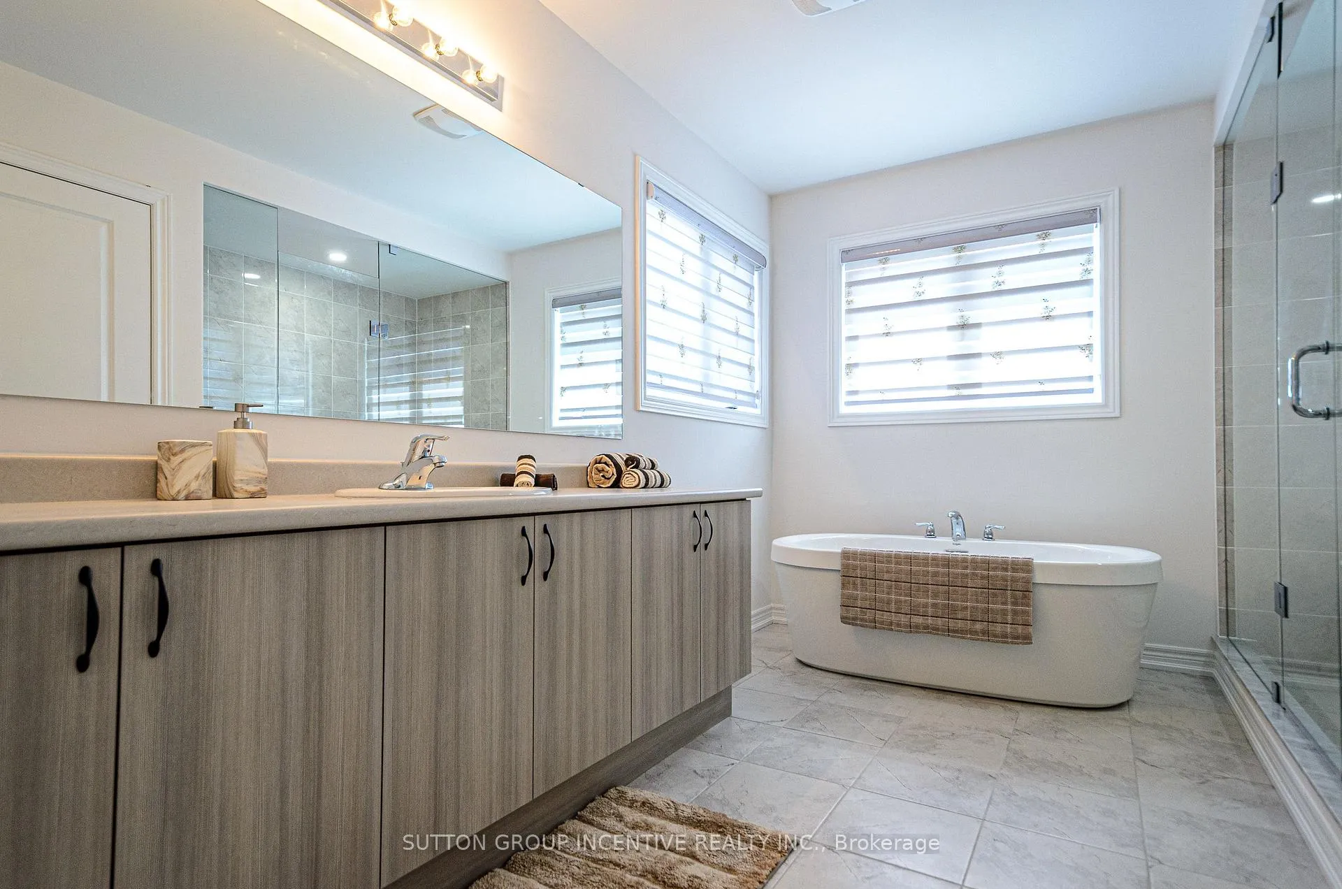 Photo 13 of 37 Baycroft Boulevard, Essa, Angus — HOMEH