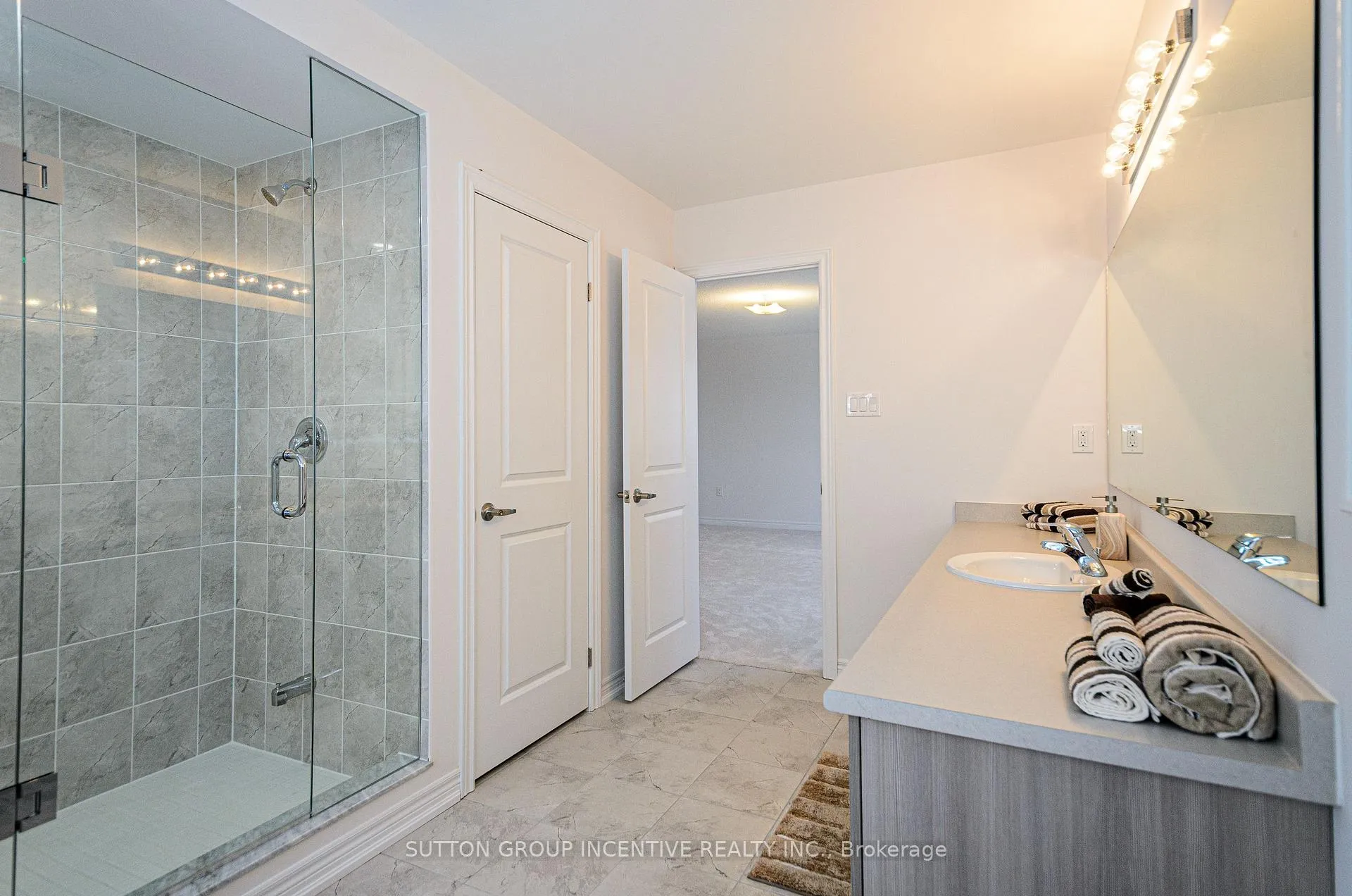 Photo 14 of 37 Baycroft Boulevard, Essa, Angus — HOMEH