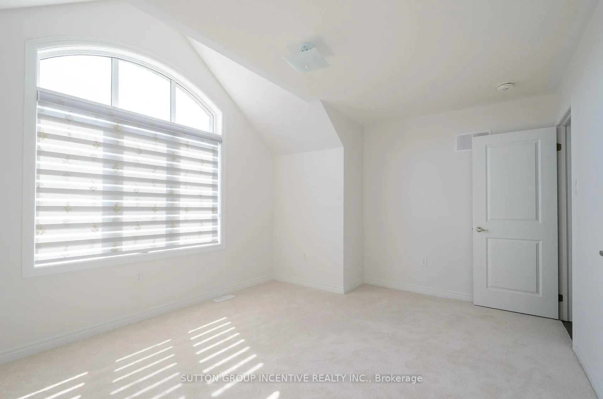 Photo 16 of 37 Baycroft Boulevard, Essa, Angus — HOMEH