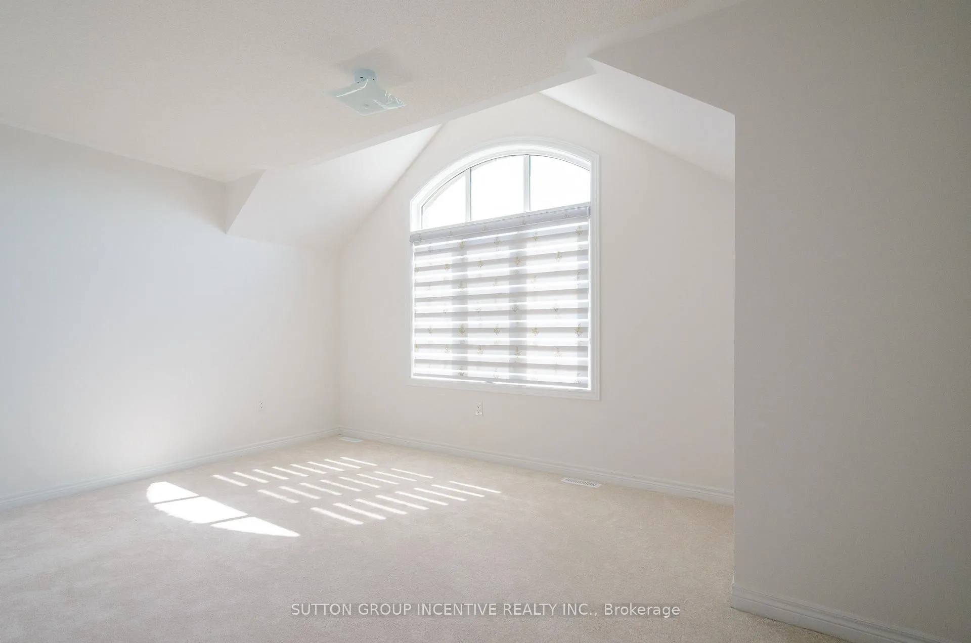 Photo 17 of 37 Baycroft Boulevard, Essa, Angus — HOMEH
