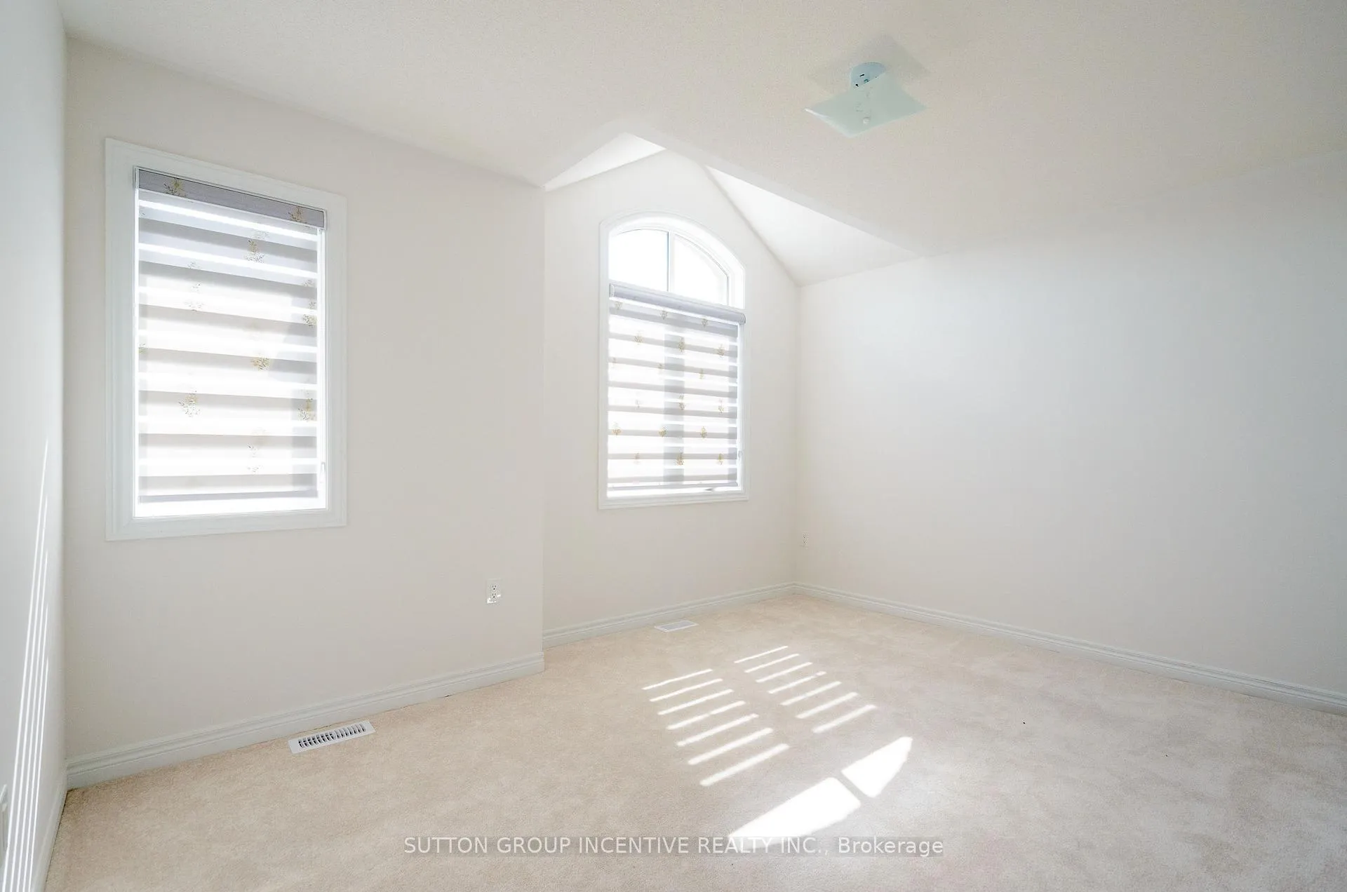 Photo 18 of 37 Baycroft Boulevard, Essa, Angus — HOMEH