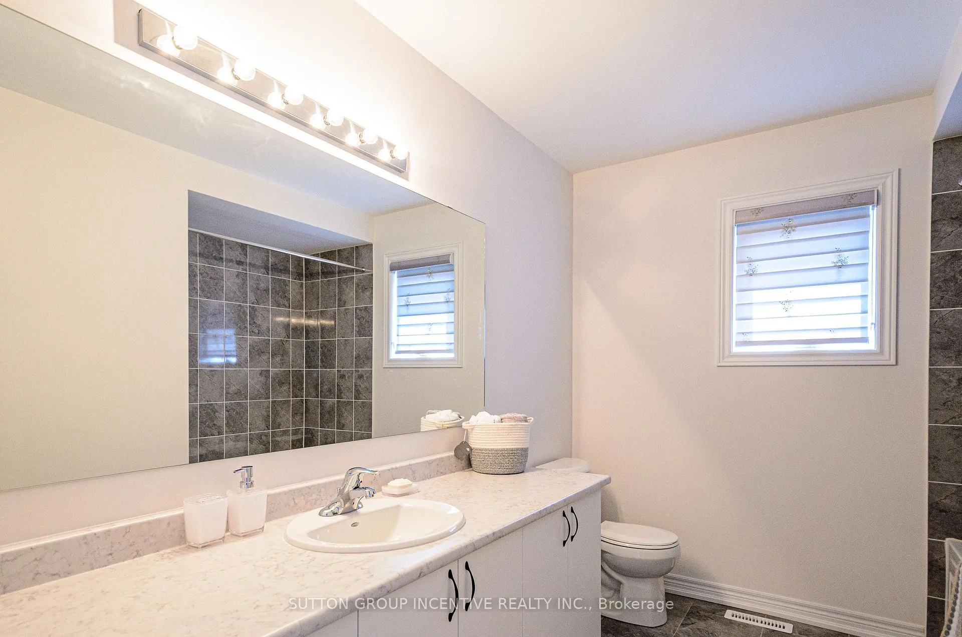 Photo 19 of 37 Baycroft Boulevard, Essa, Angus — HOMEH