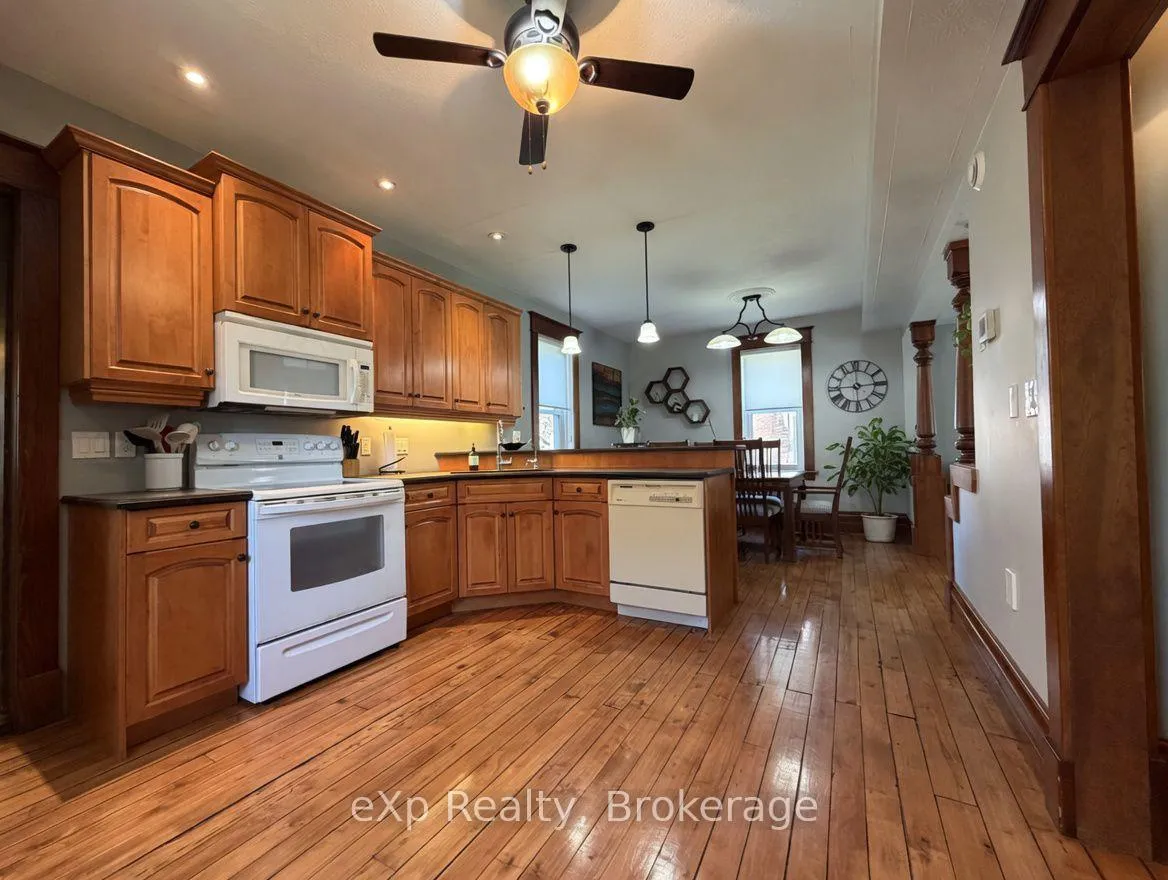 Photo 7 of 625 Gibson Street, Brockton — HOMEH