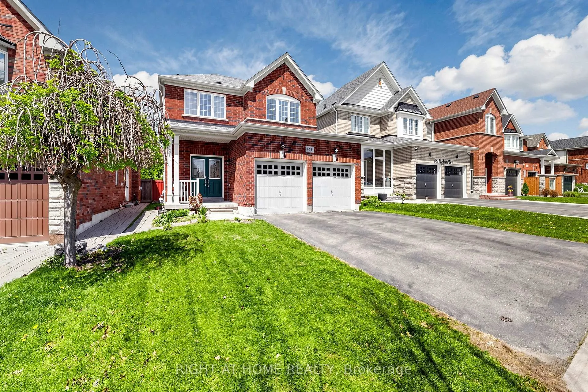 Photo 2 of 648 Blackwood Boulevard, Oshawa, Taunton — HOMEH