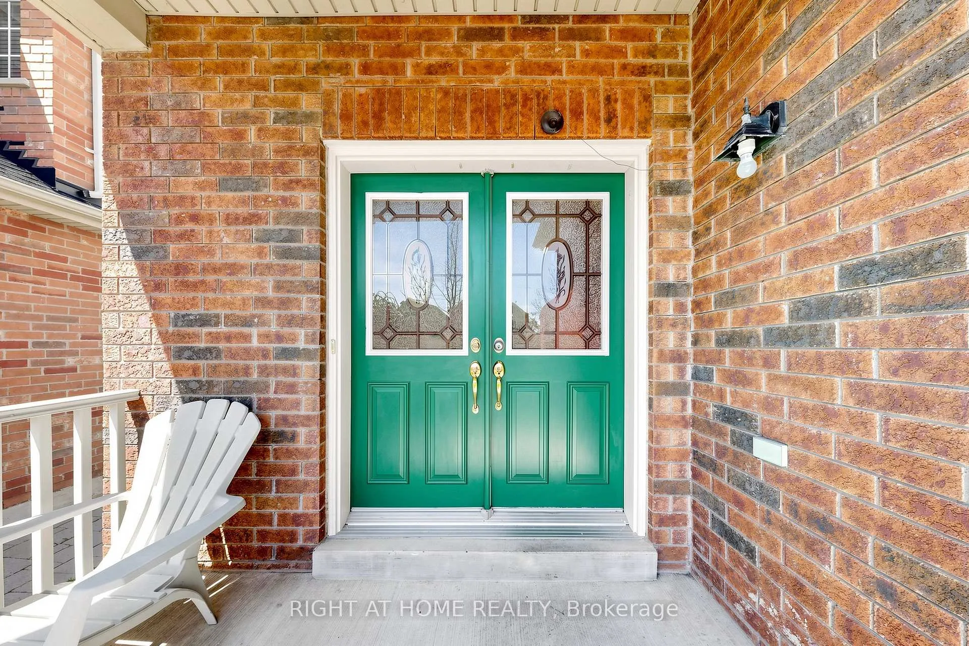 Photo 4 of 648 Blackwood Boulevard, Oshawa, Taunton — HOMEH