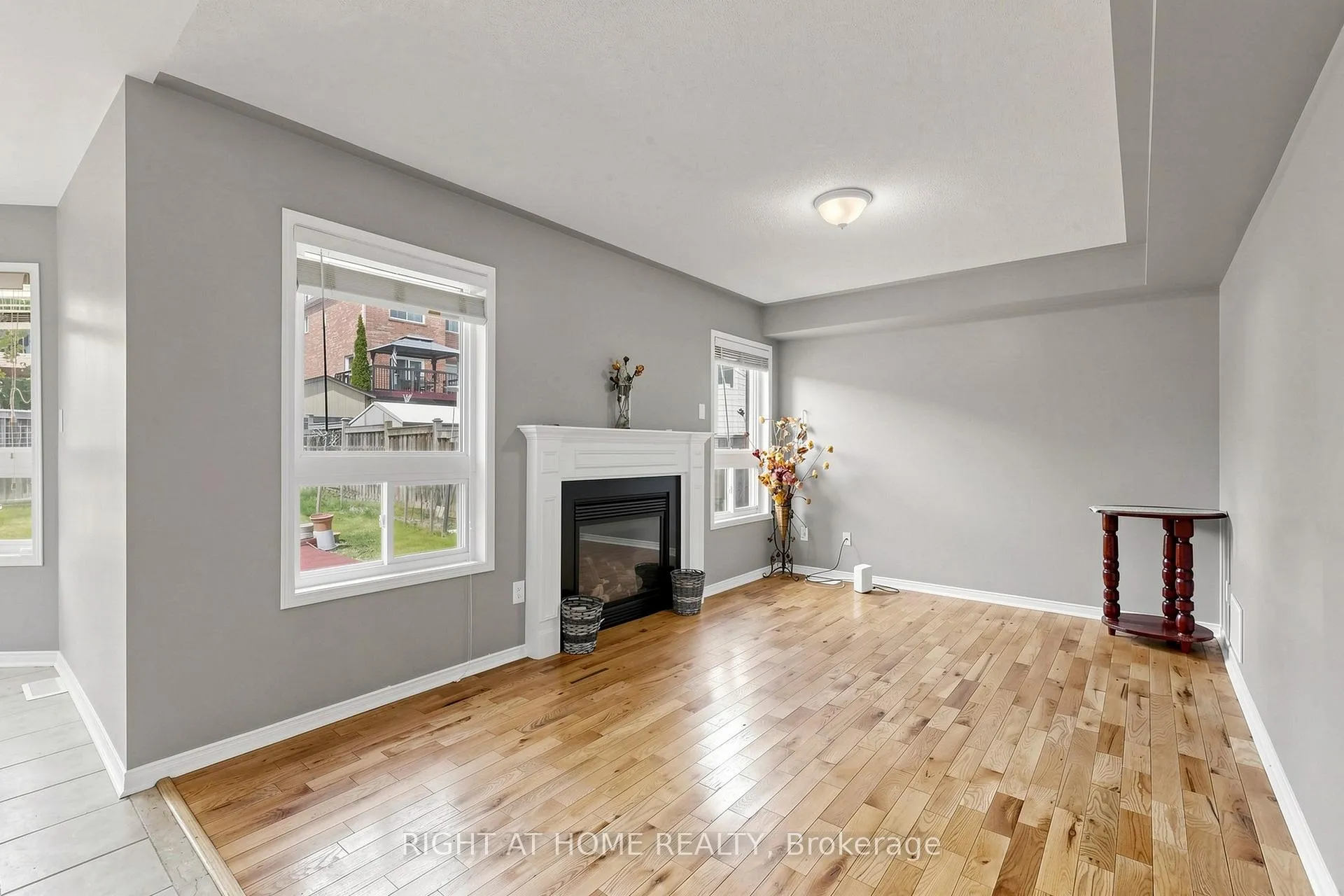 Photo 6 of 648 Blackwood Boulevard, Oshawa, Taunton — HOMEH