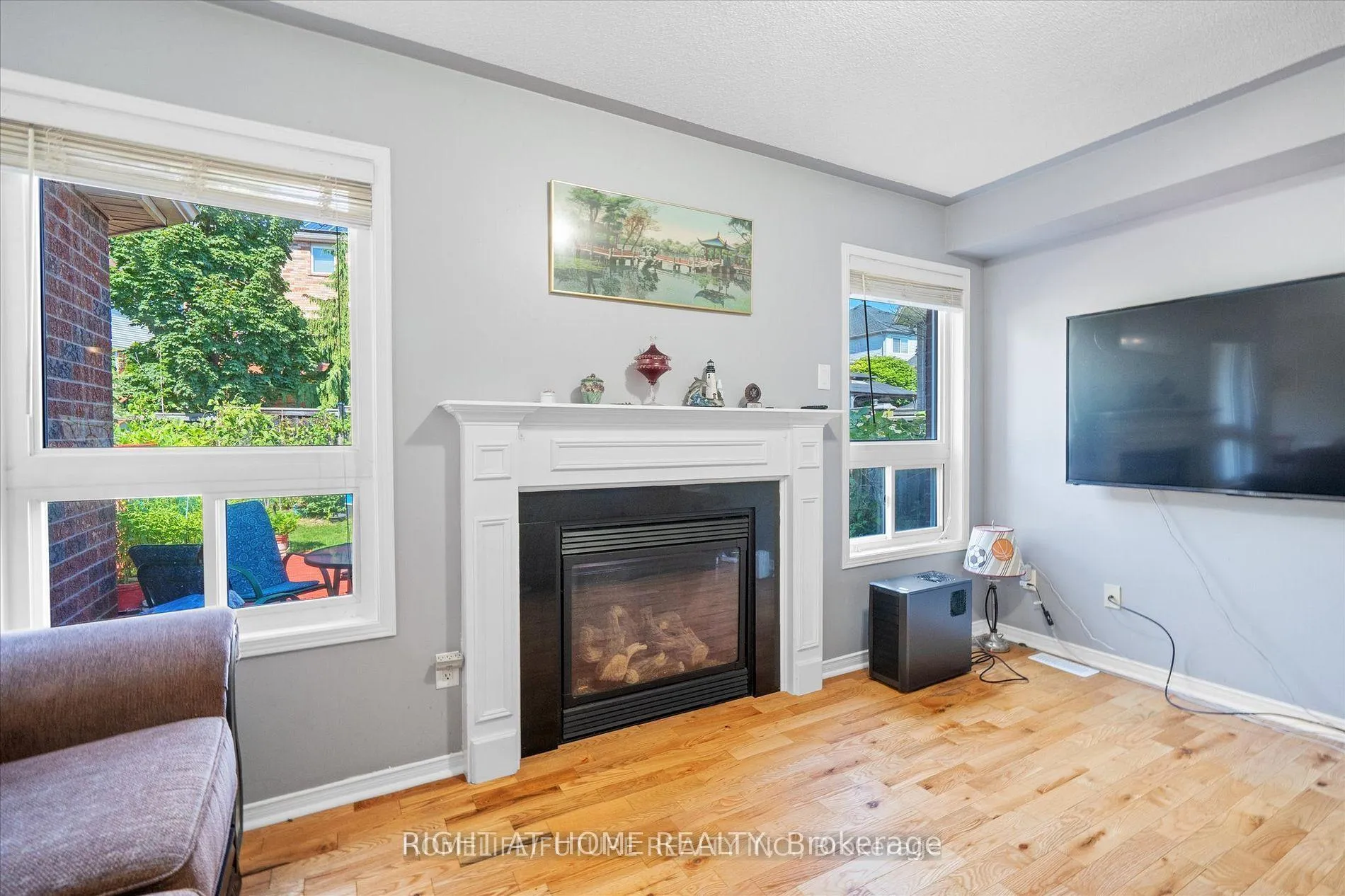 Photo 7 of 648 Blackwood Boulevard, Oshawa, Taunton — HOMEH
