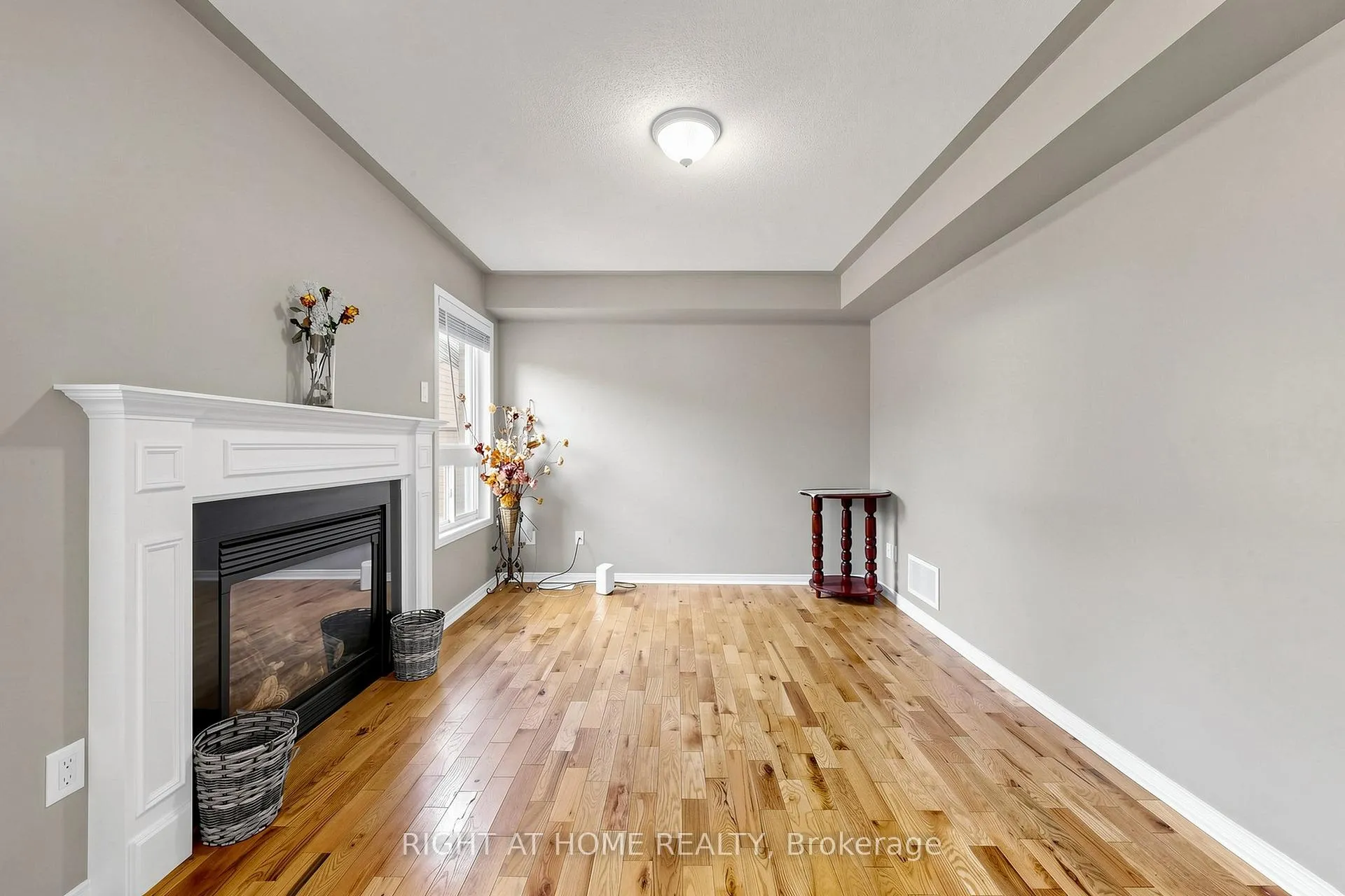 Photo 13 of 648 Blackwood Boulevard, Oshawa, Taunton — HOMEH