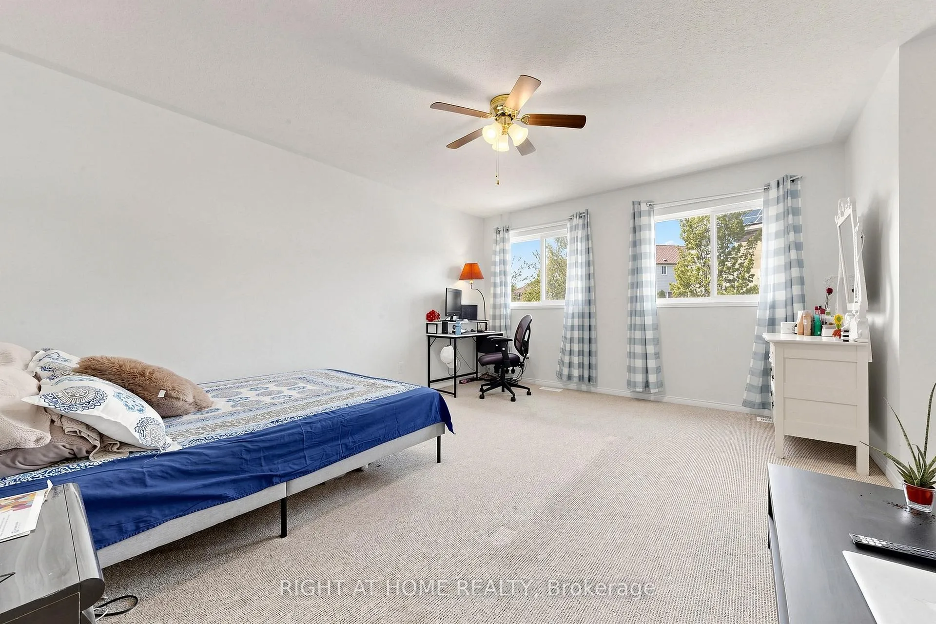 Photo 21 of 648 Blackwood Boulevard, Oshawa, Taunton — HOMEH