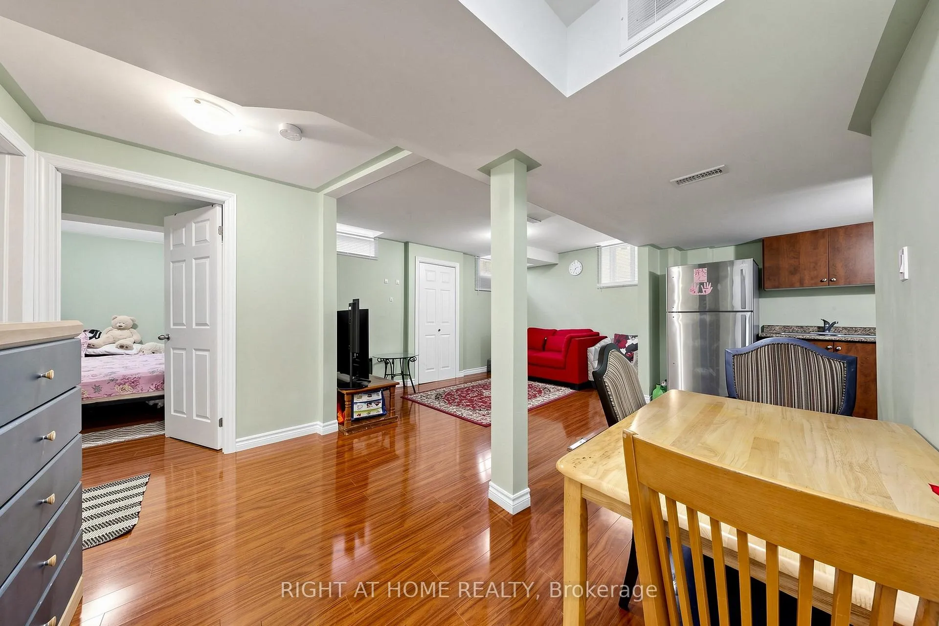 Photo 25 of 648 Blackwood Boulevard, Oshawa, Taunton — HOMEH