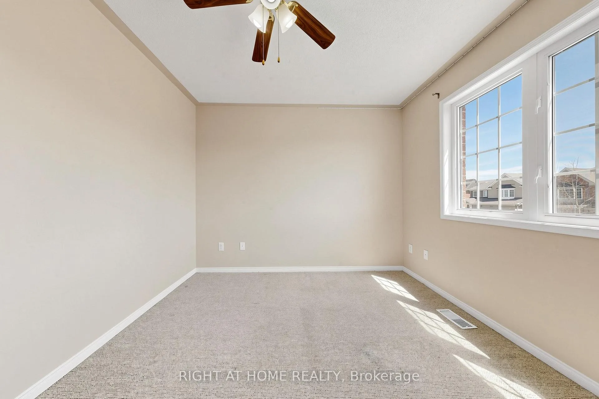 Photo 29 of 648 Blackwood Boulevard, Oshawa, Taunton — HOMEH