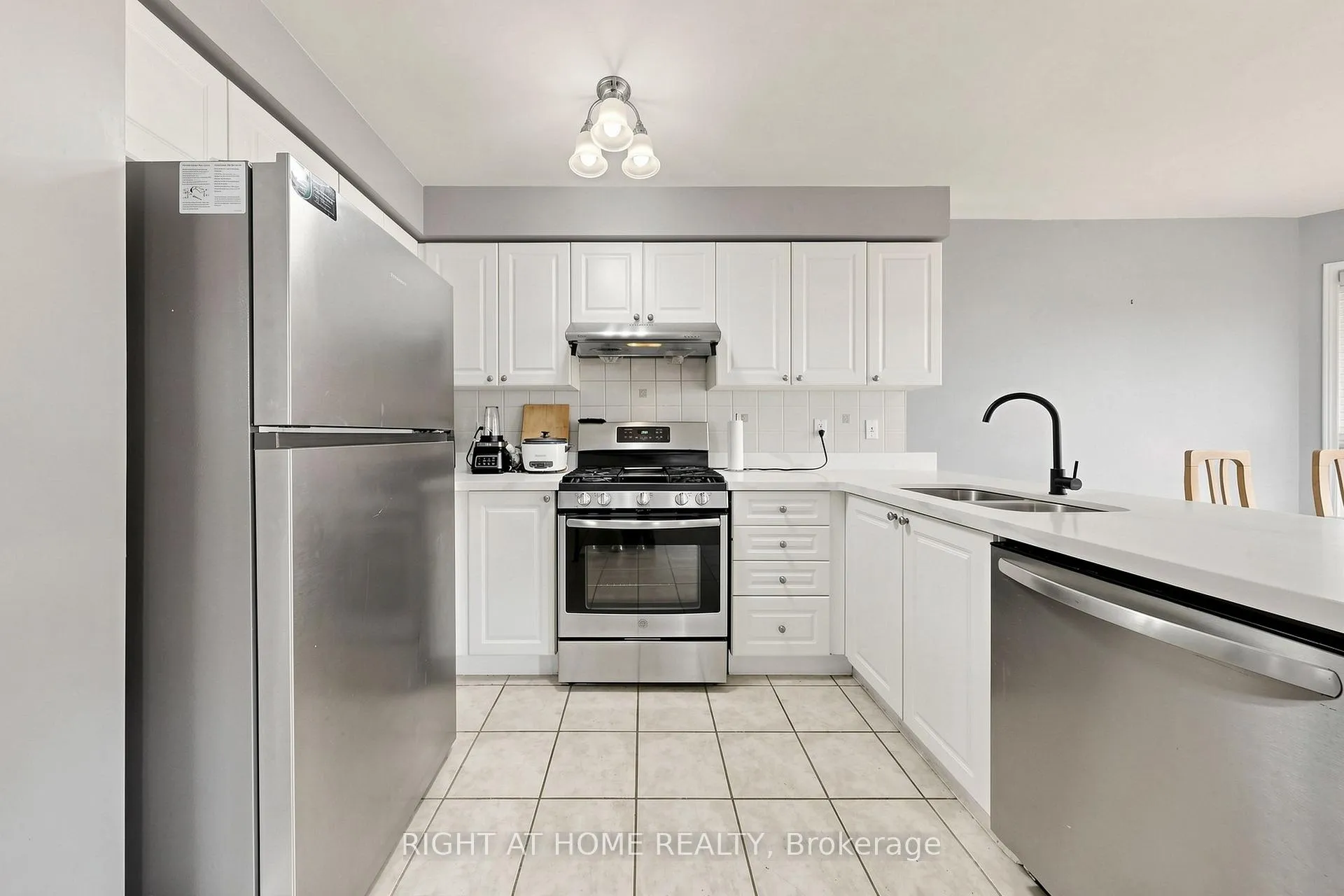 Photo 36 of 648 Blackwood Boulevard, Oshawa, Taunton — HOMEH