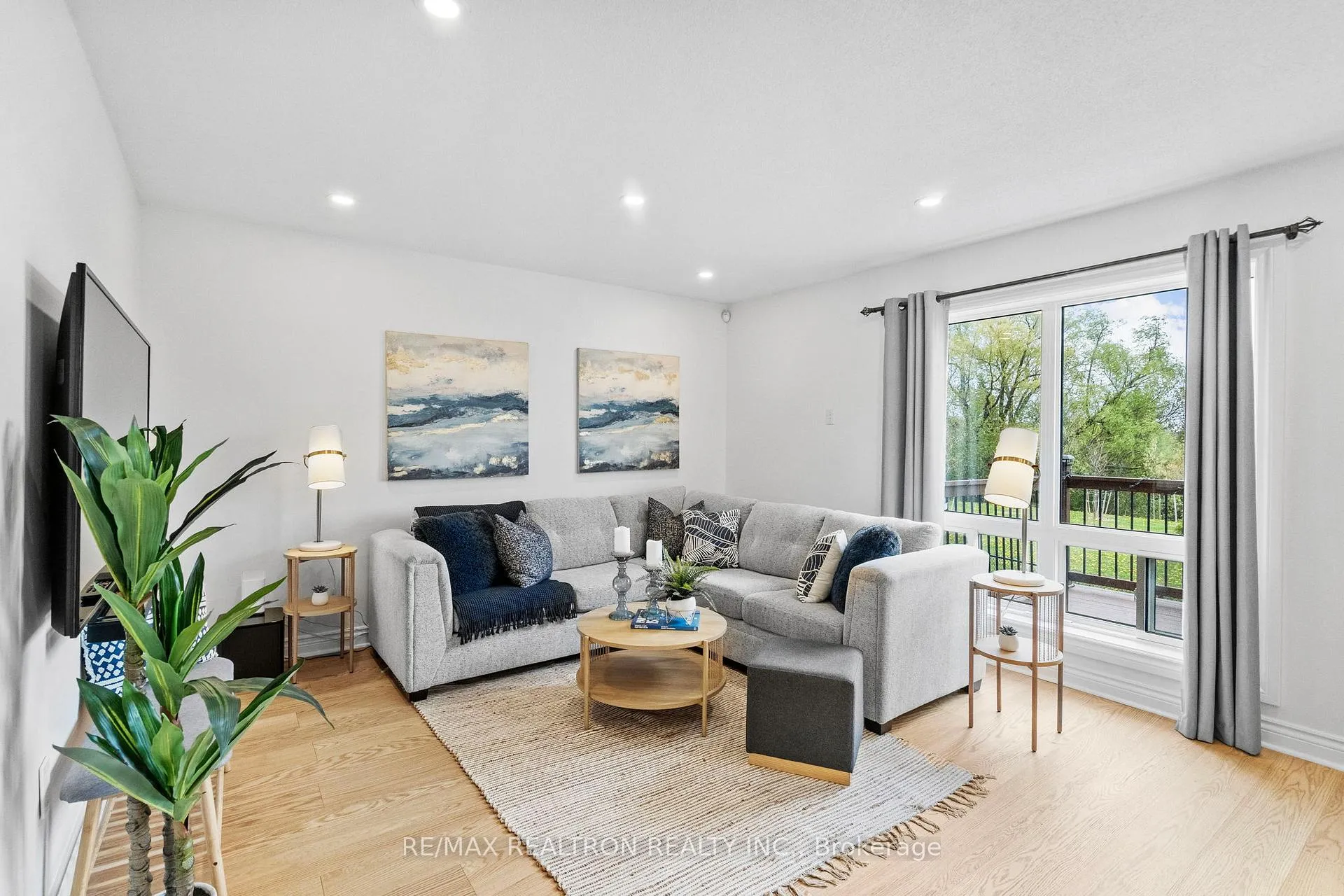 Photo 3 of 49 Torr Lane, Ajax, Central — HOMEH