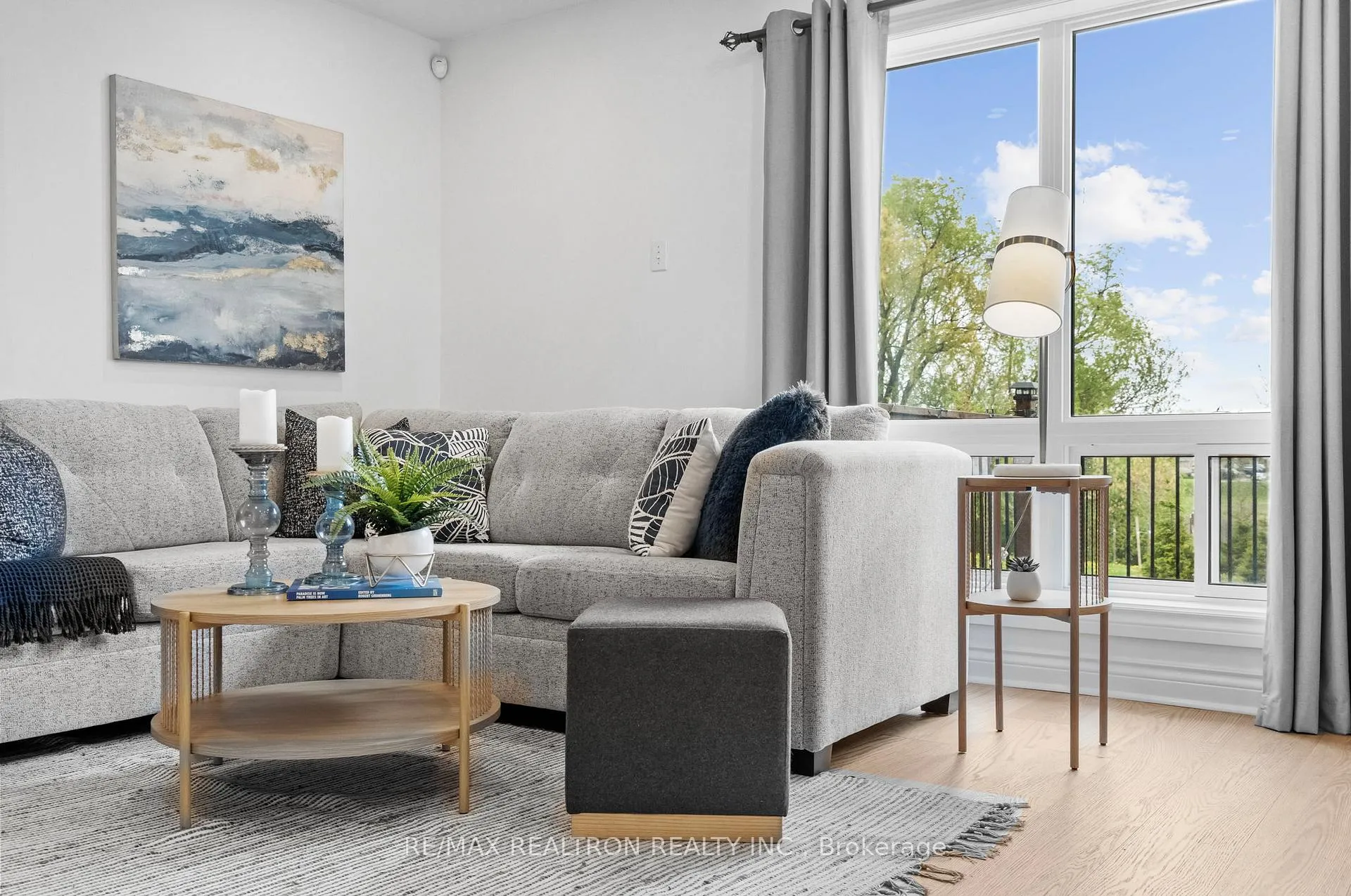 Photo 5 of 49 Torr Lane, Ajax, Central — HOMEH
