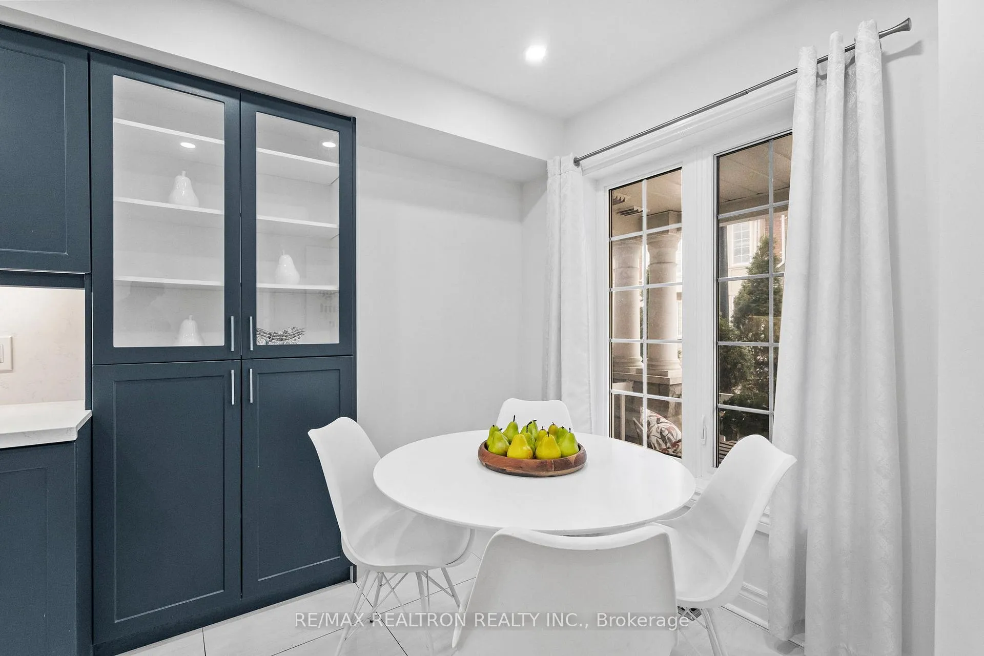 Photo 12 of 49 Torr Lane, Ajax, Central — HOMEH