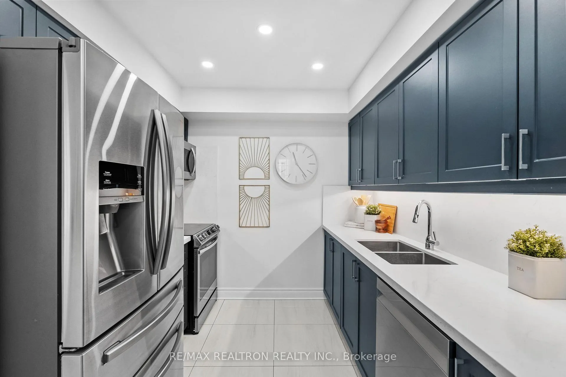 Photo 13 of 49 Torr Lane, Ajax, Central — HOMEH