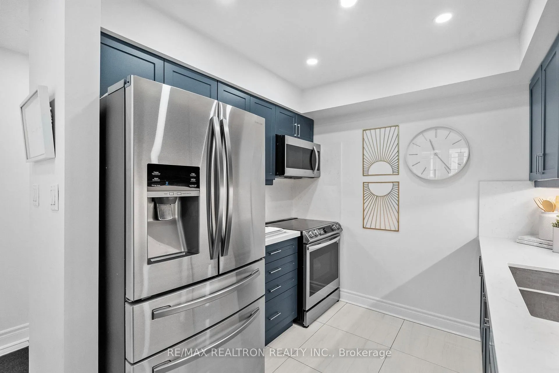 Photo 14 of 49 Torr Lane, Ajax, Central — HOMEH