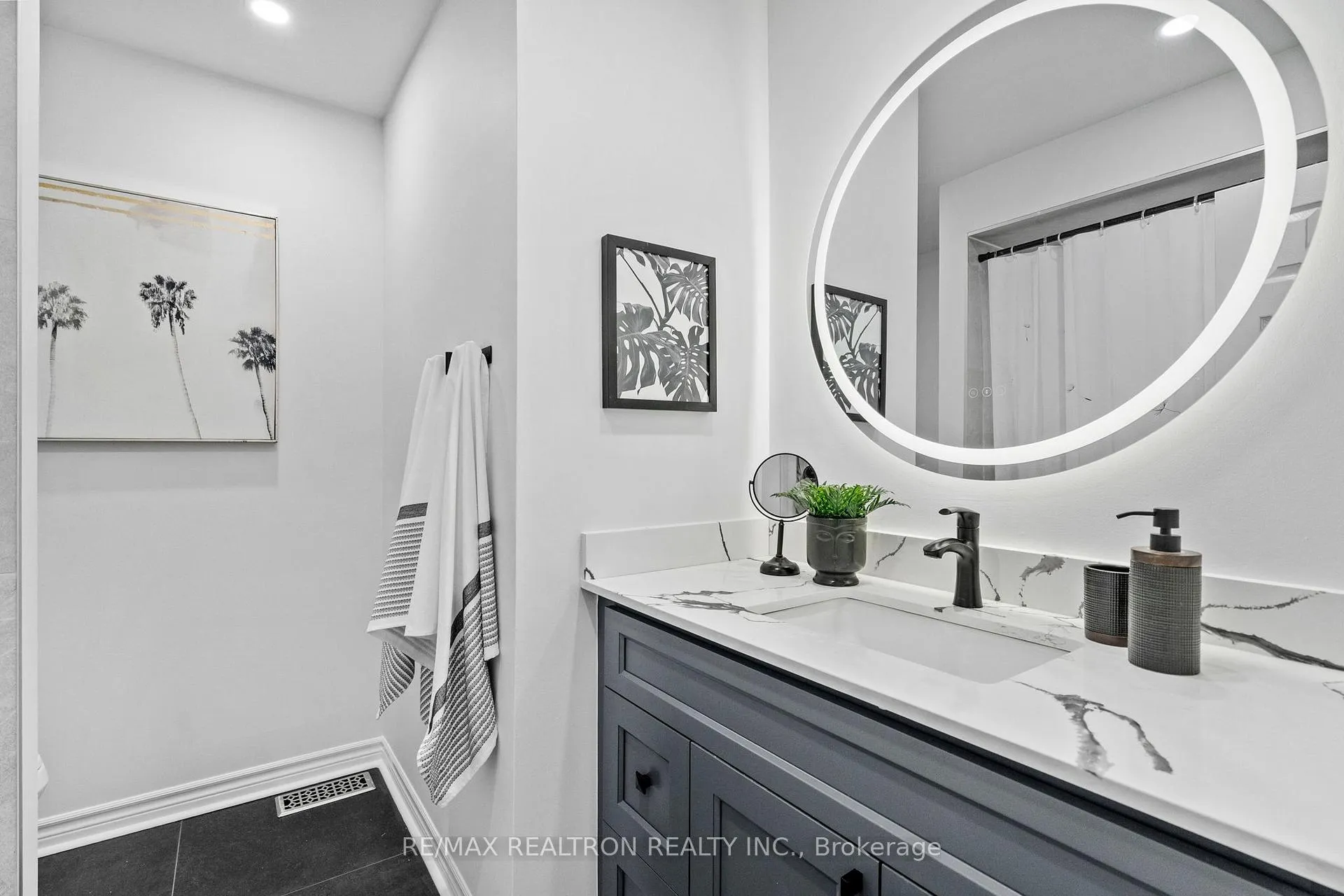 Photo 35 of 49 Torr Lane, Ajax, Central — HOMEH