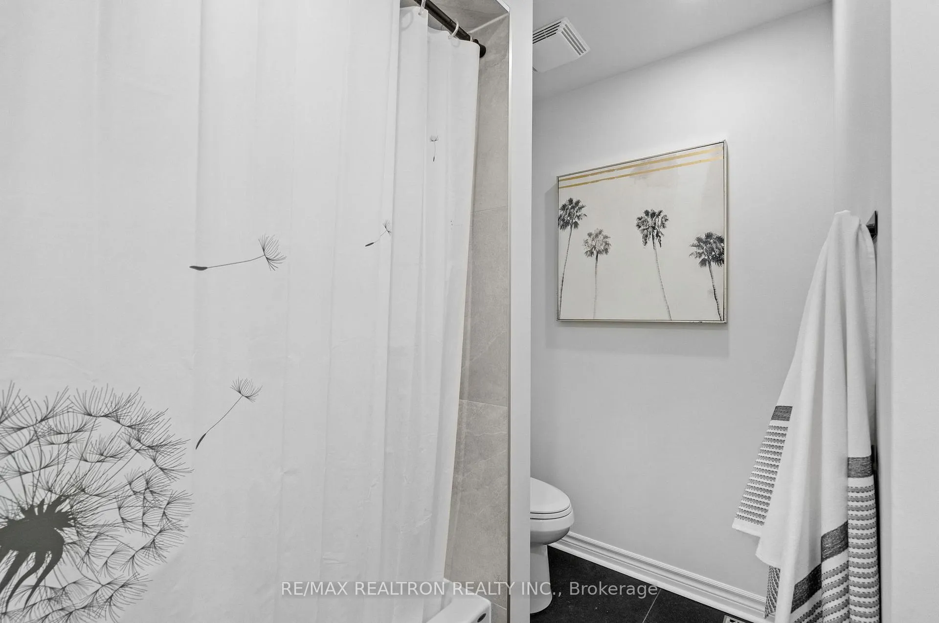 Photo 36 of 49 Torr Lane, Ajax, Central — HOMEH