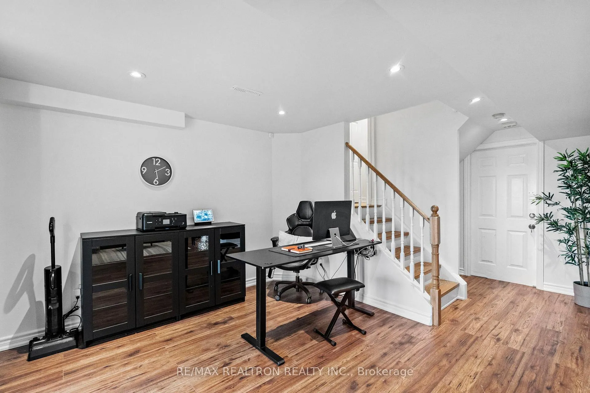 Photo 38 of 49 Torr Lane, Ajax, Central — HOMEH