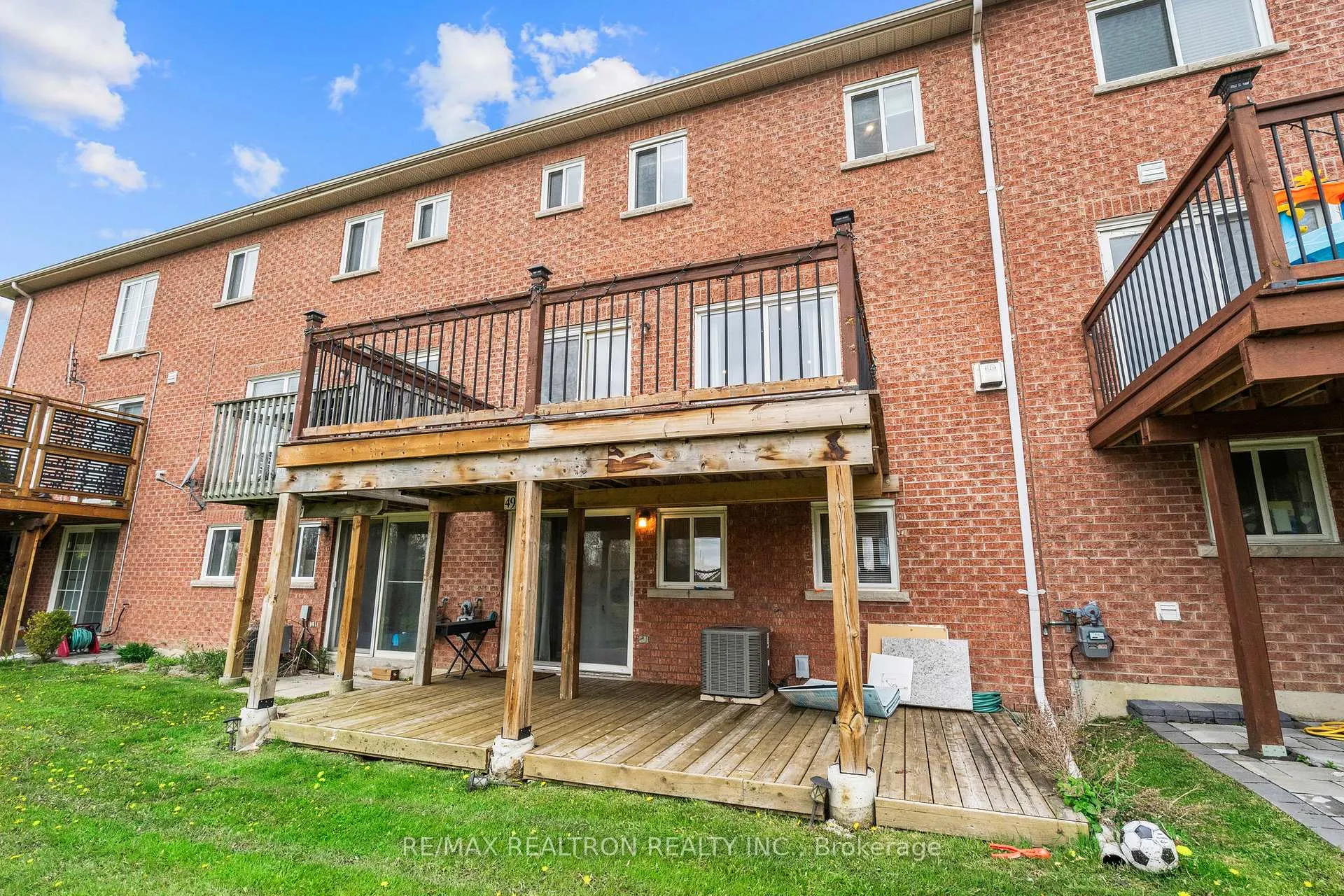 Photo 41 of 49 Torr Lane, Ajax, Central — HOMEH