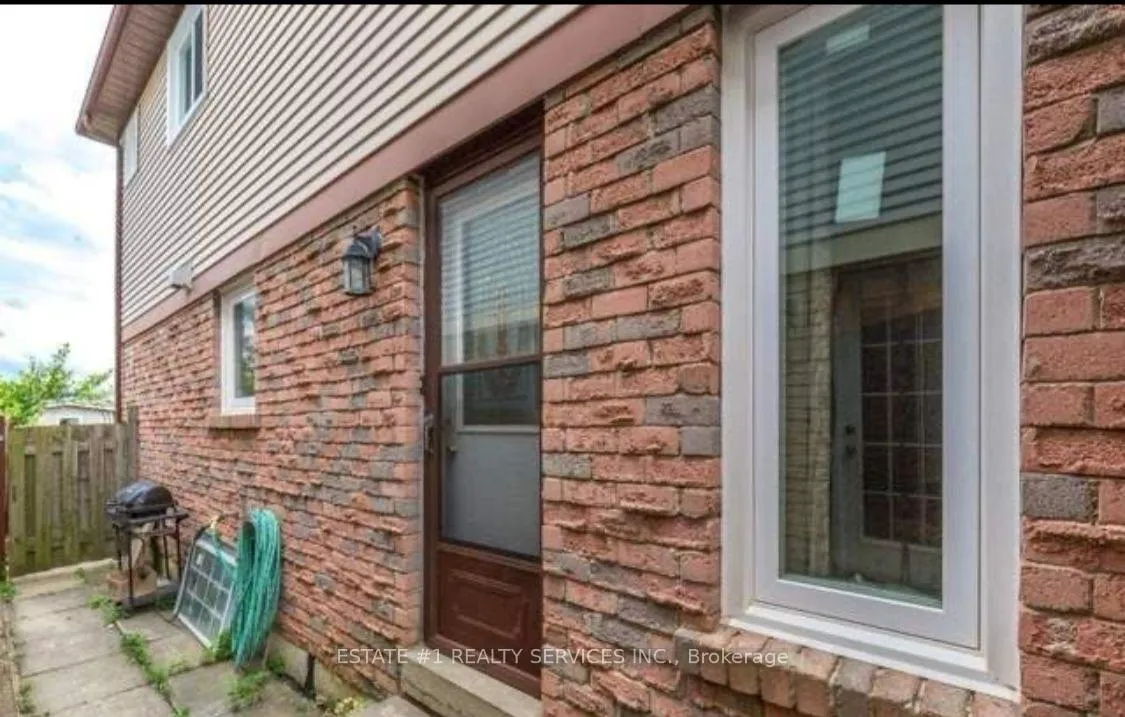 Photo 2 of Unit BSMNT, 36 Dafoe Crescent, Brampton, Fletcher's West — HOMEH