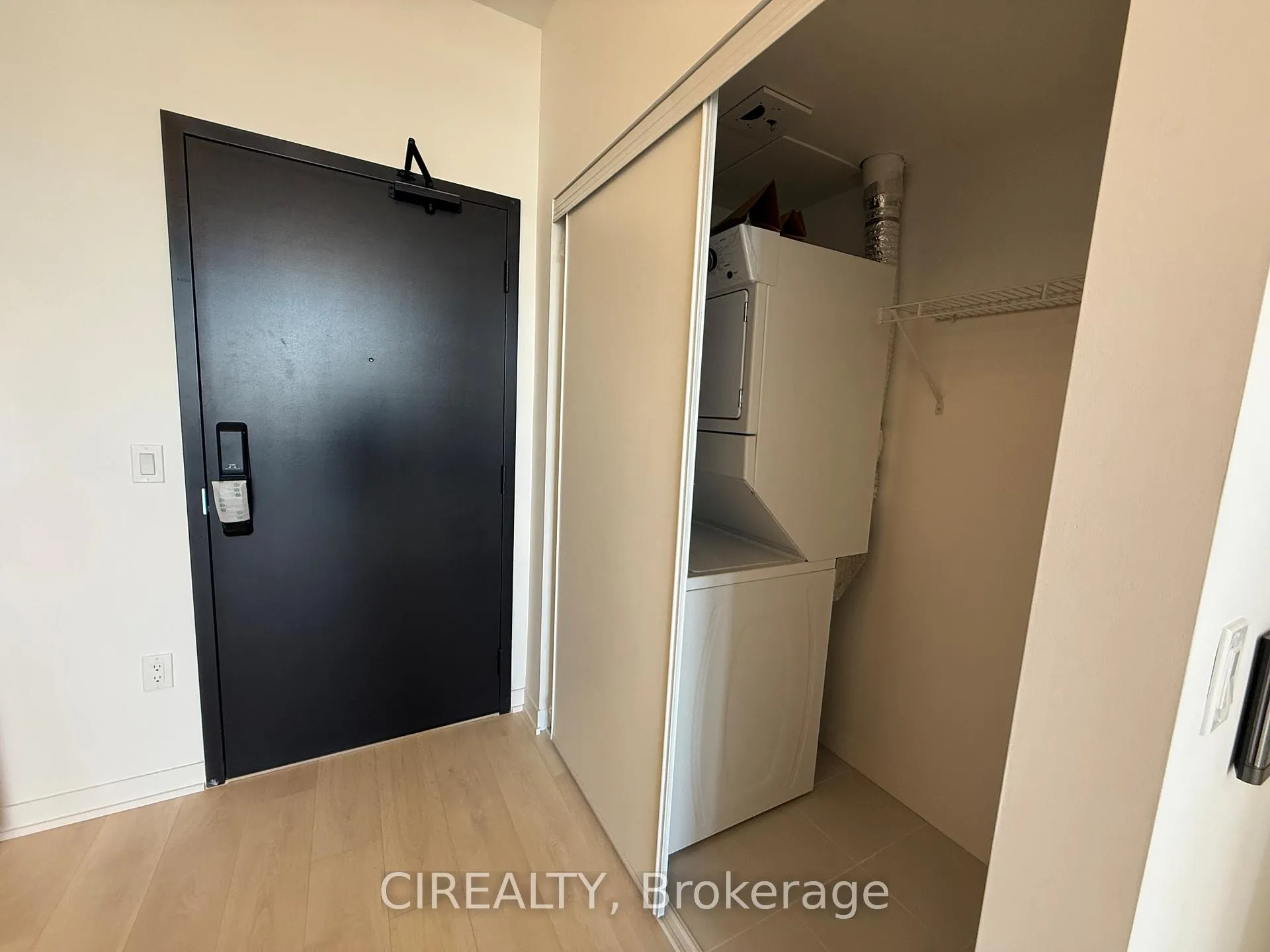 Photo 3 of Unit 528, 4878 Powers Common, Burlington, Alton — HOMEH
