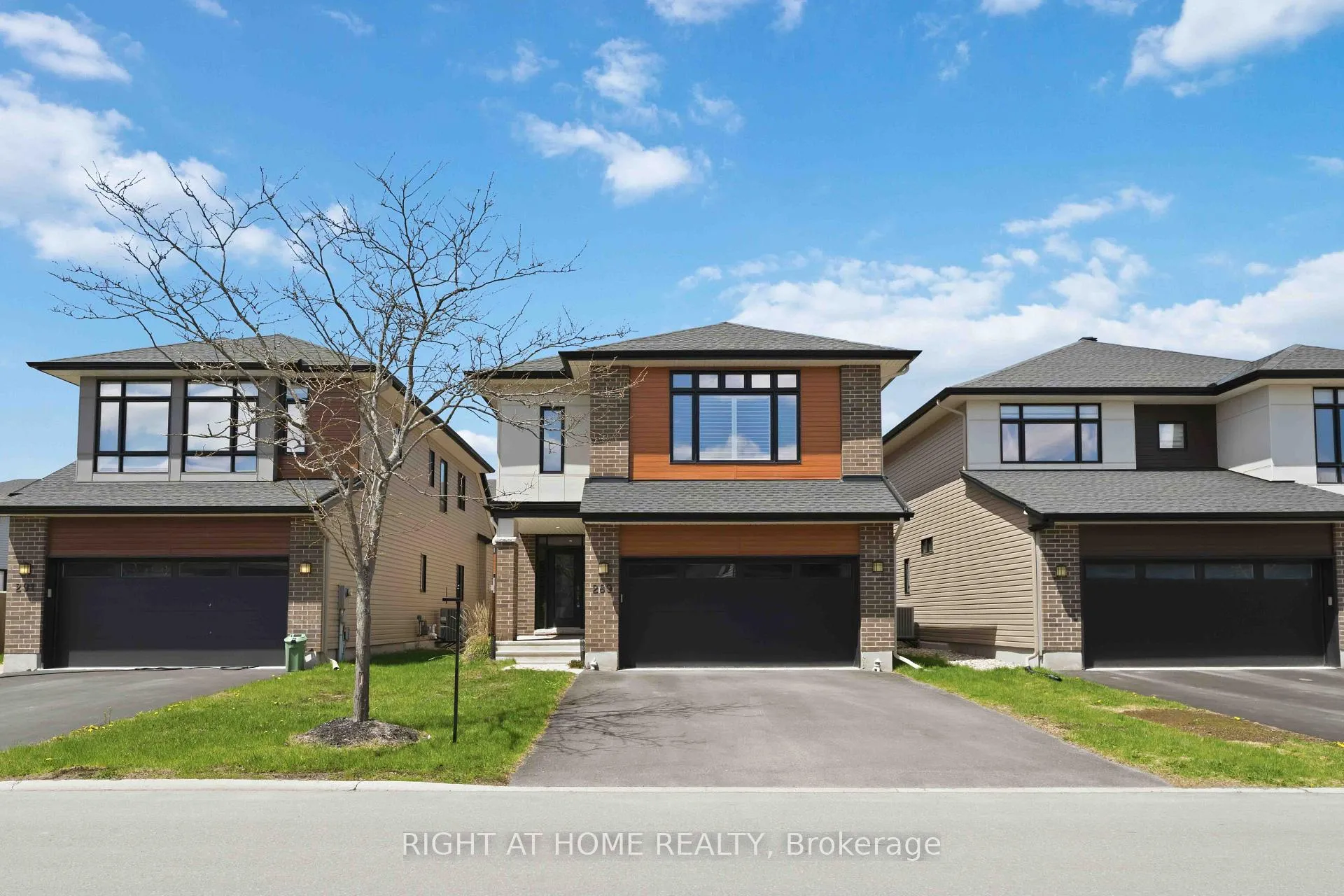 Front of 289 Mount Nebo Way