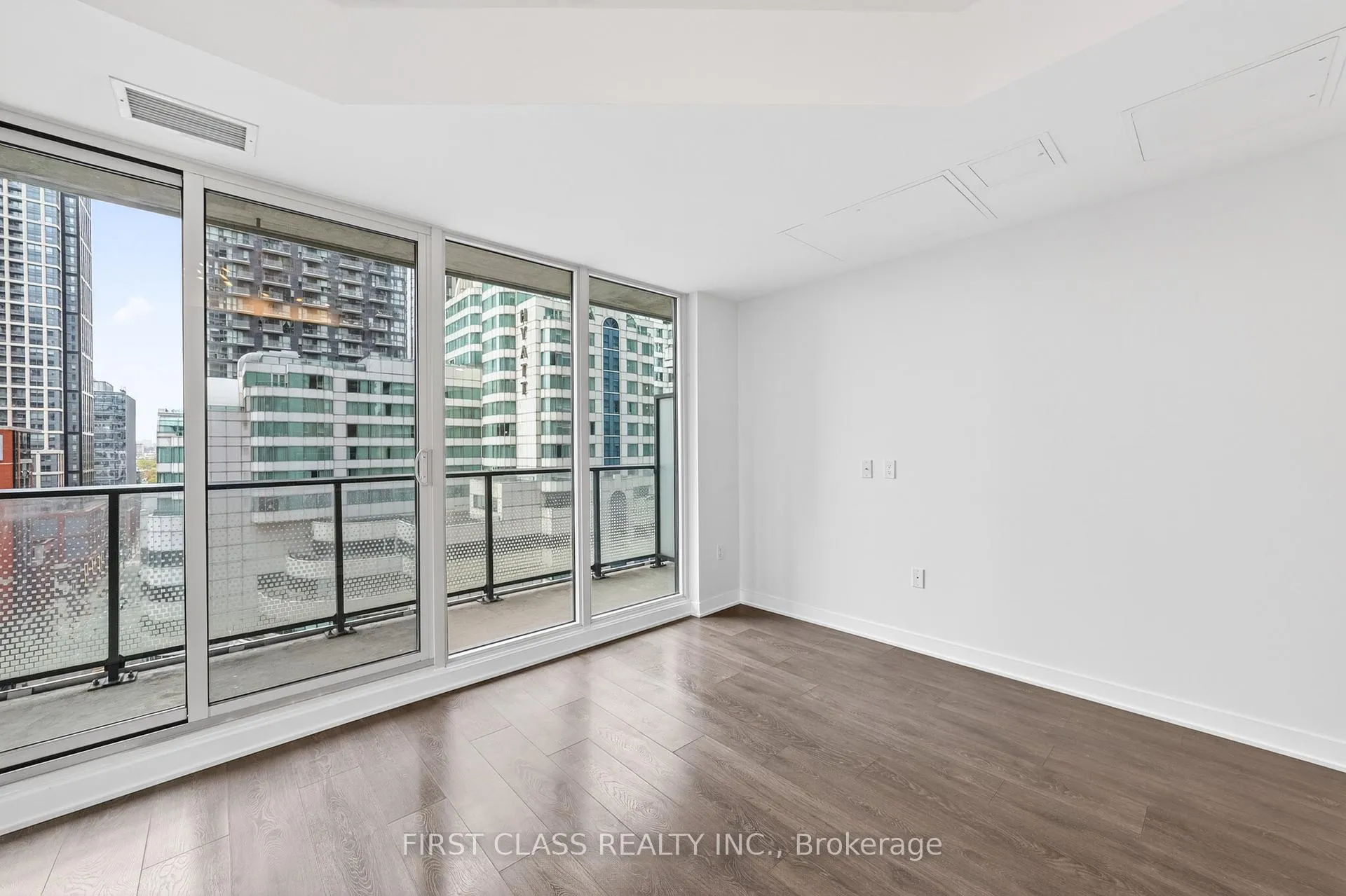 Photo 8 of Unit 1709, 115 Blue Jays Way, Toronto, Waterfront Communities — HOMEH