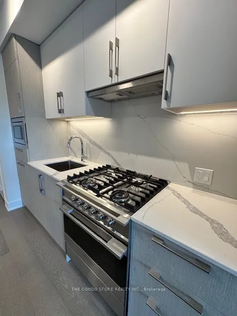 Photo 4 of Unit 503, 8 Manor Road W, Toronto, Yonge-Eglinton — HOMEH
