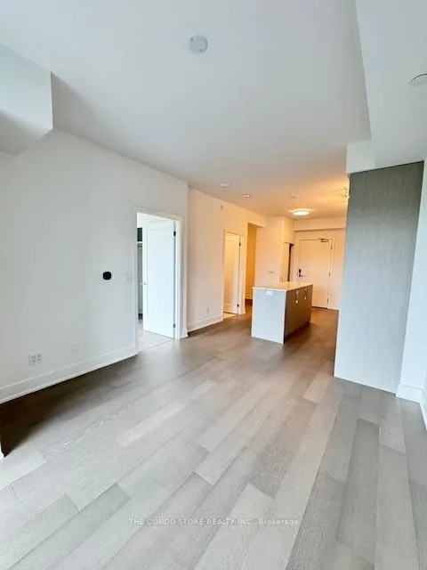 Photo 7 of Unit 503, 8 Manor Road W, Toronto, Yonge-Eglinton — HOMEH