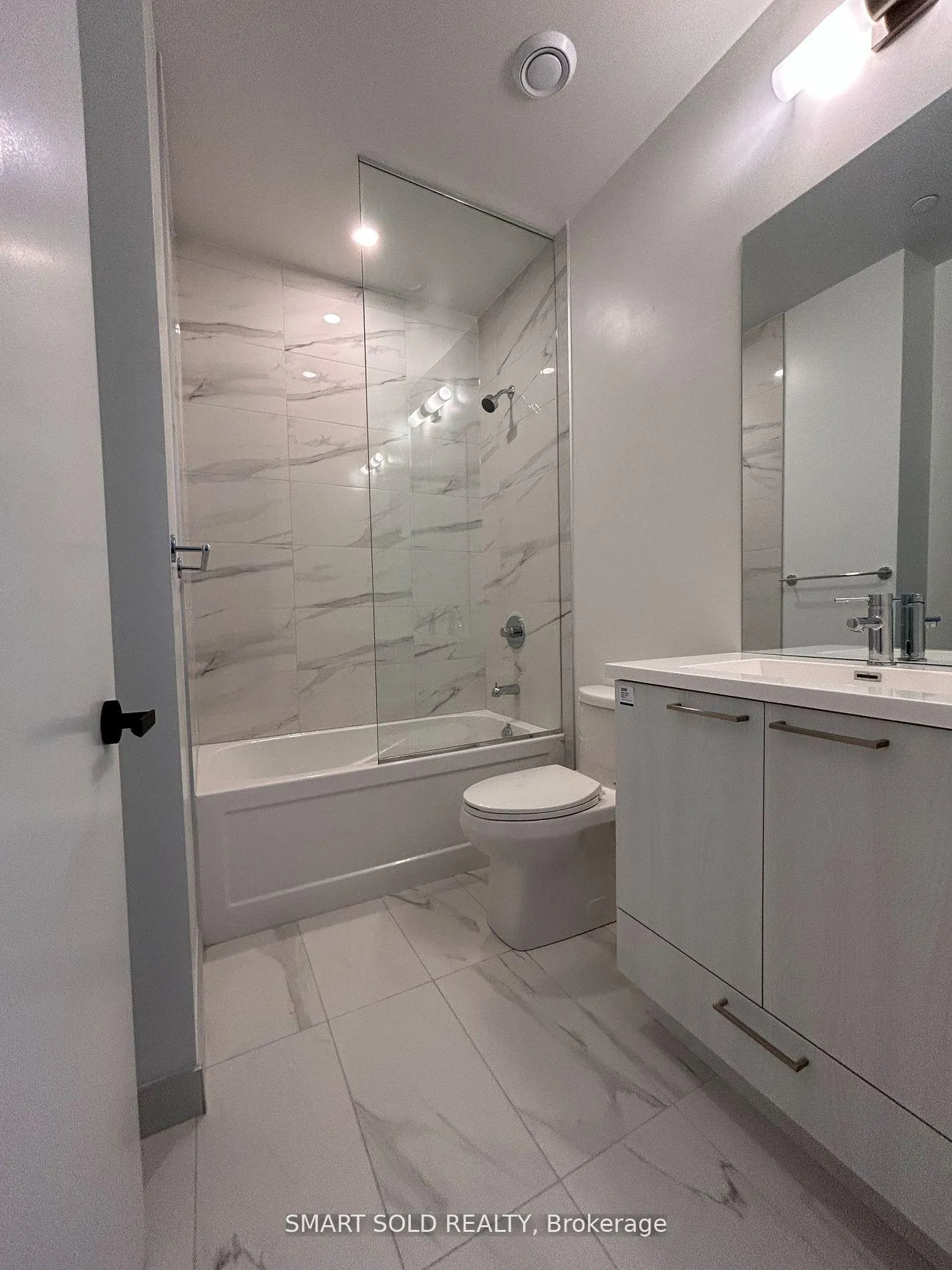 Photo 8 of Unit 608, 195 Commerce Street, Vaughan, Vaughan Corporate Centre — HOMEH
