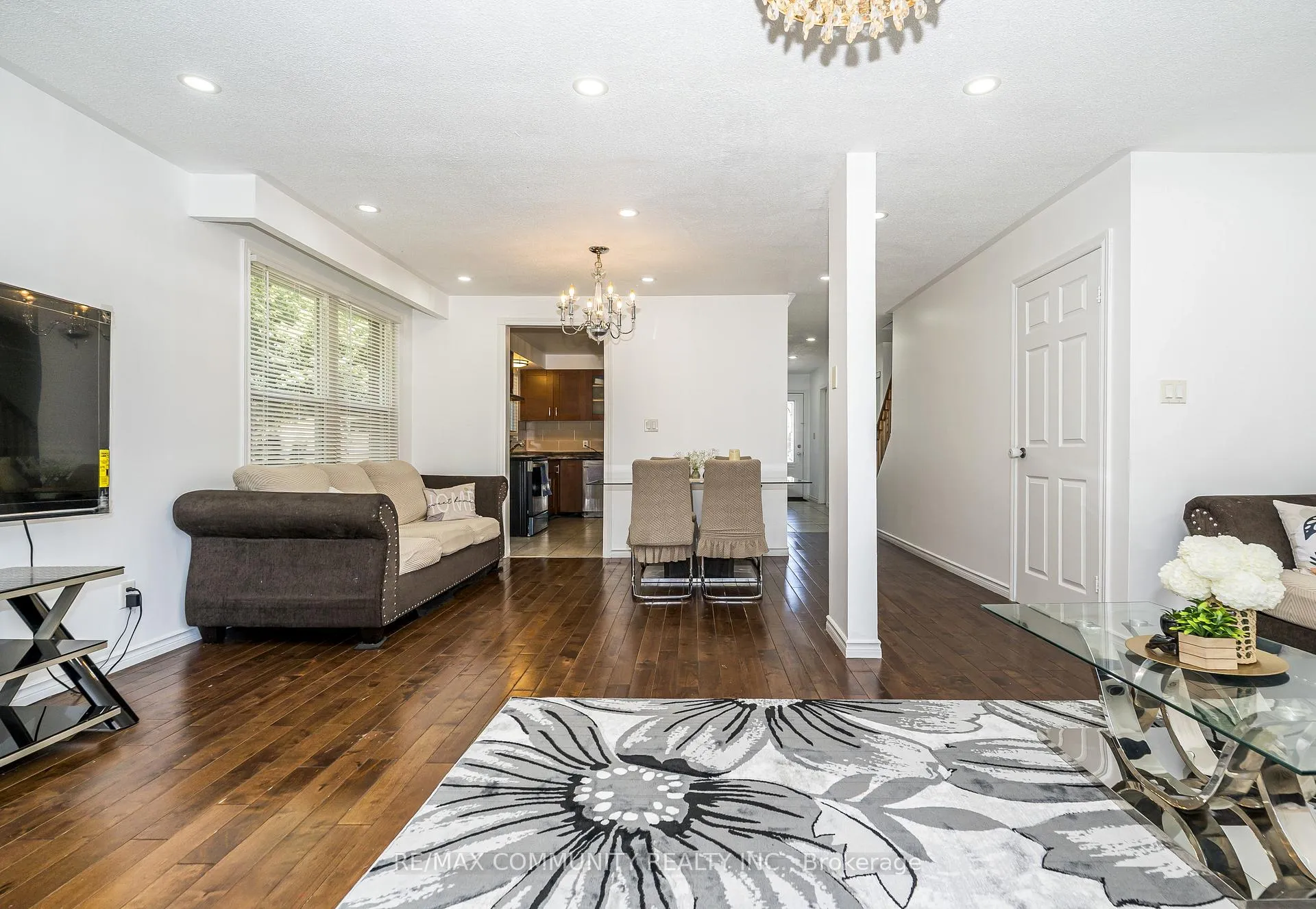Photo 6 of 109 Adelaide Avenue E, Oshawa, O'Neill — HOMEH