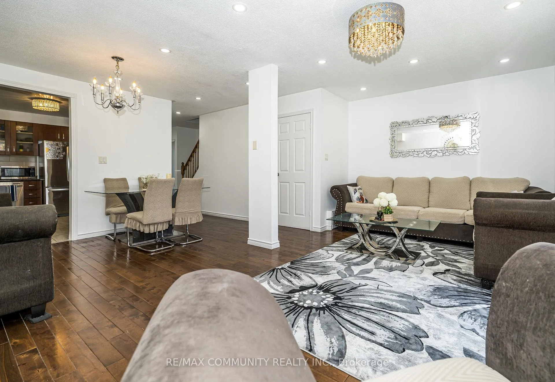 Photo 7 of 109 Adelaide Avenue E, Oshawa, O'Neill — HOMEH