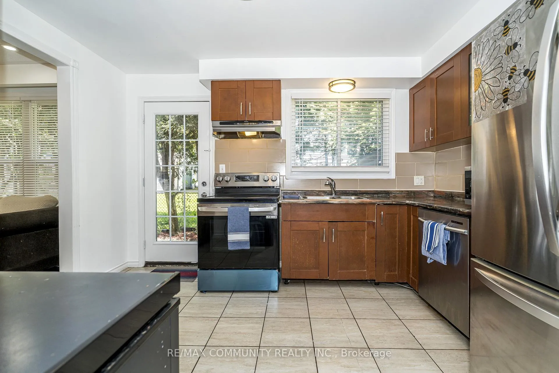Photo 14 of 109 Adelaide Avenue E, Oshawa, O'Neill — HOMEH
