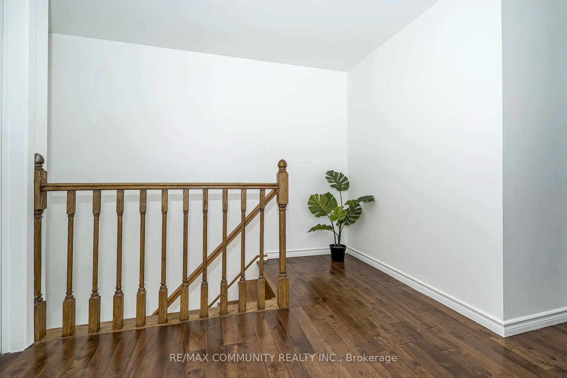 Photo 17 of 109 Adelaide Avenue E, Oshawa, O'Neill — HOMEH
