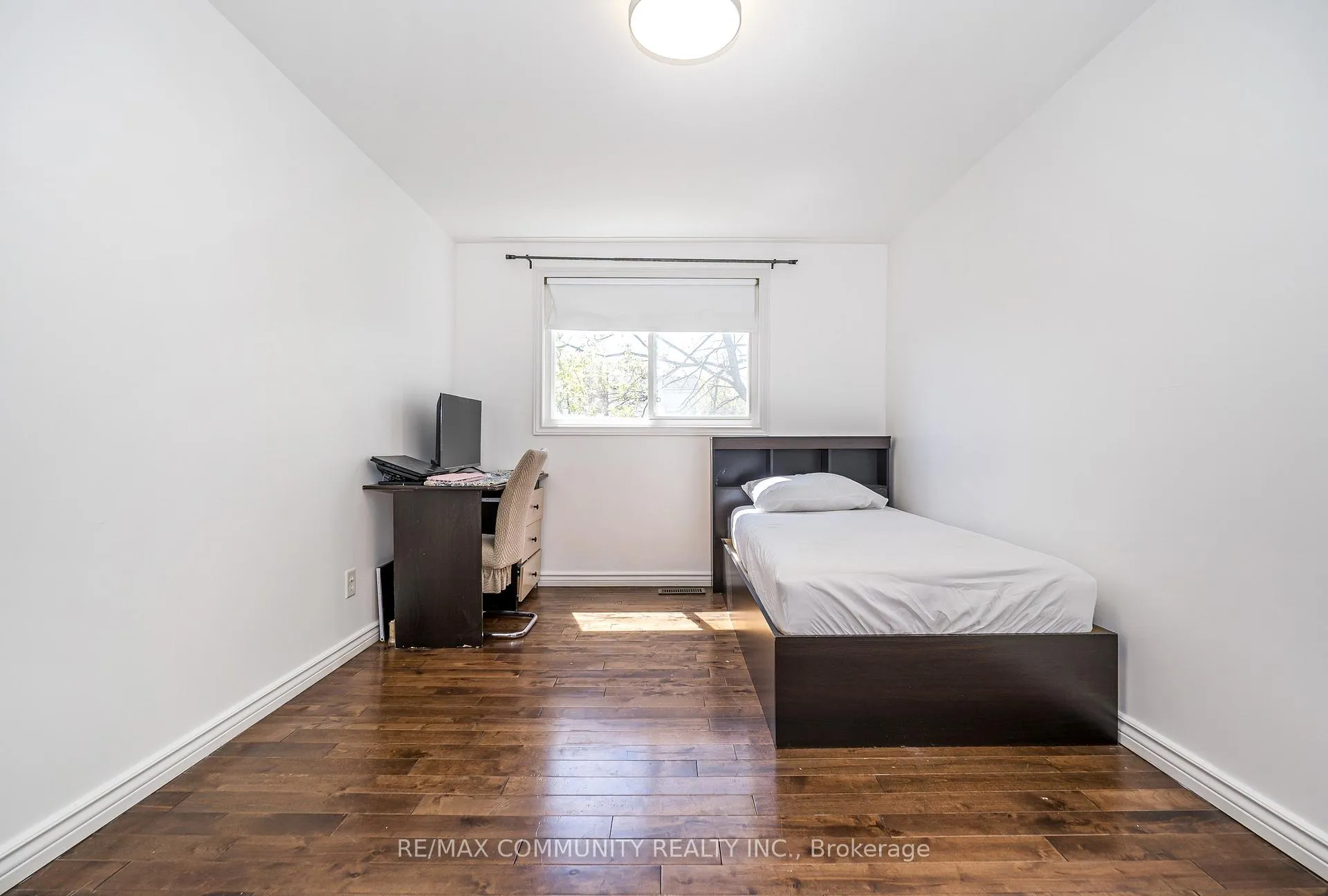 Photo 23 of 109 Adelaide Avenue E, Oshawa, O'Neill — HOMEH