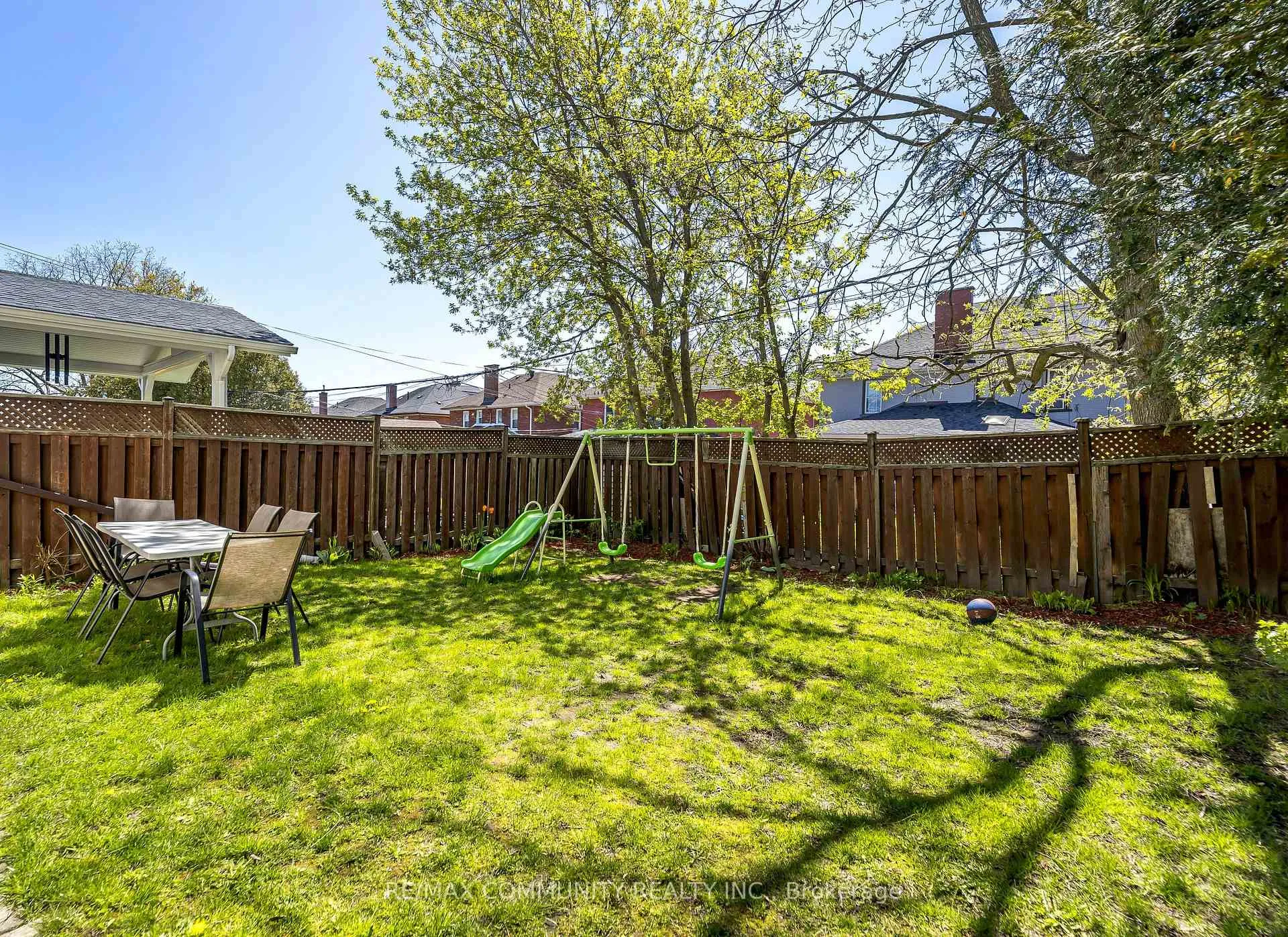 Photo 32 of 109 Adelaide Avenue E, Oshawa, O'Neill — HOMEH