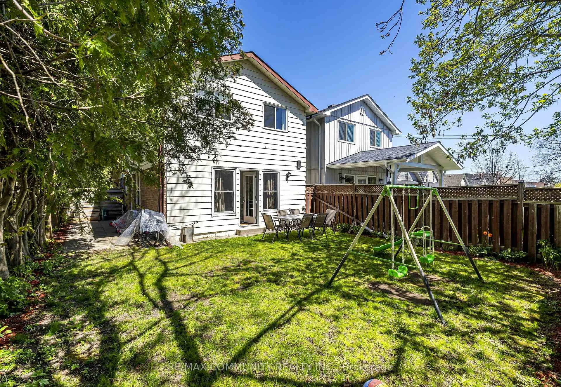 Photo 33 of 109 Adelaide Avenue E, Oshawa, O'Neill — HOMEH