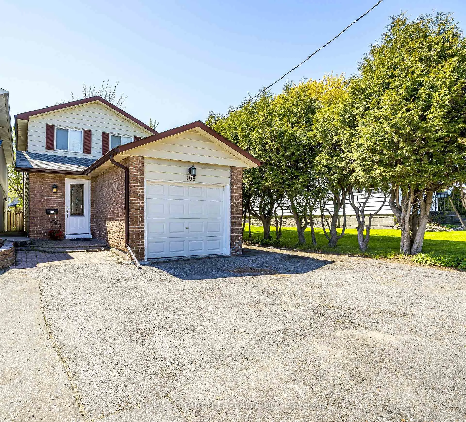 Photo 35 of 109 Adelaide Avenue E, Oshawa, O'Neill — HOMEH
