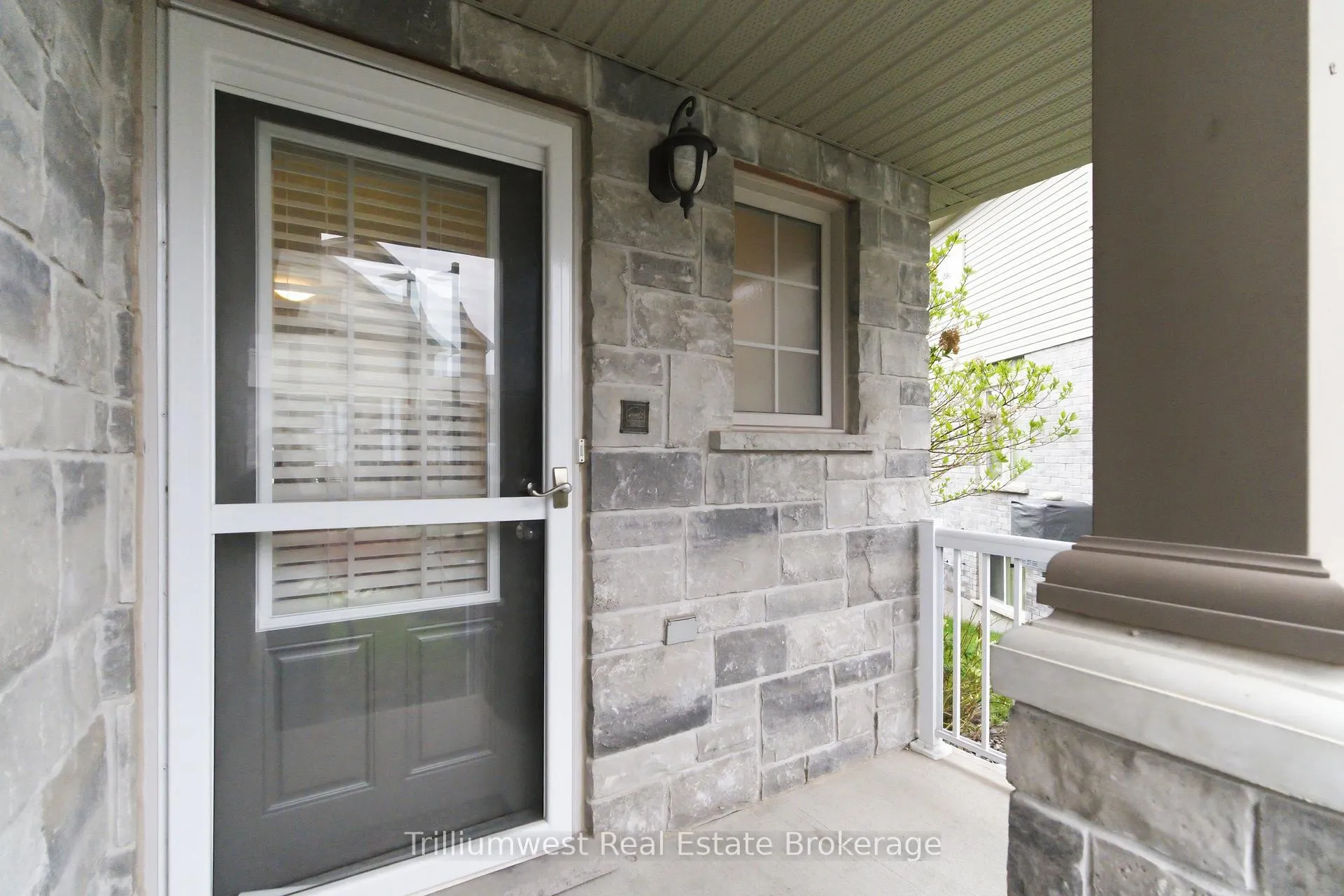 Photo 3 of Unit L42, 7 Upper Mercer Street, Kitchener — HOMEH