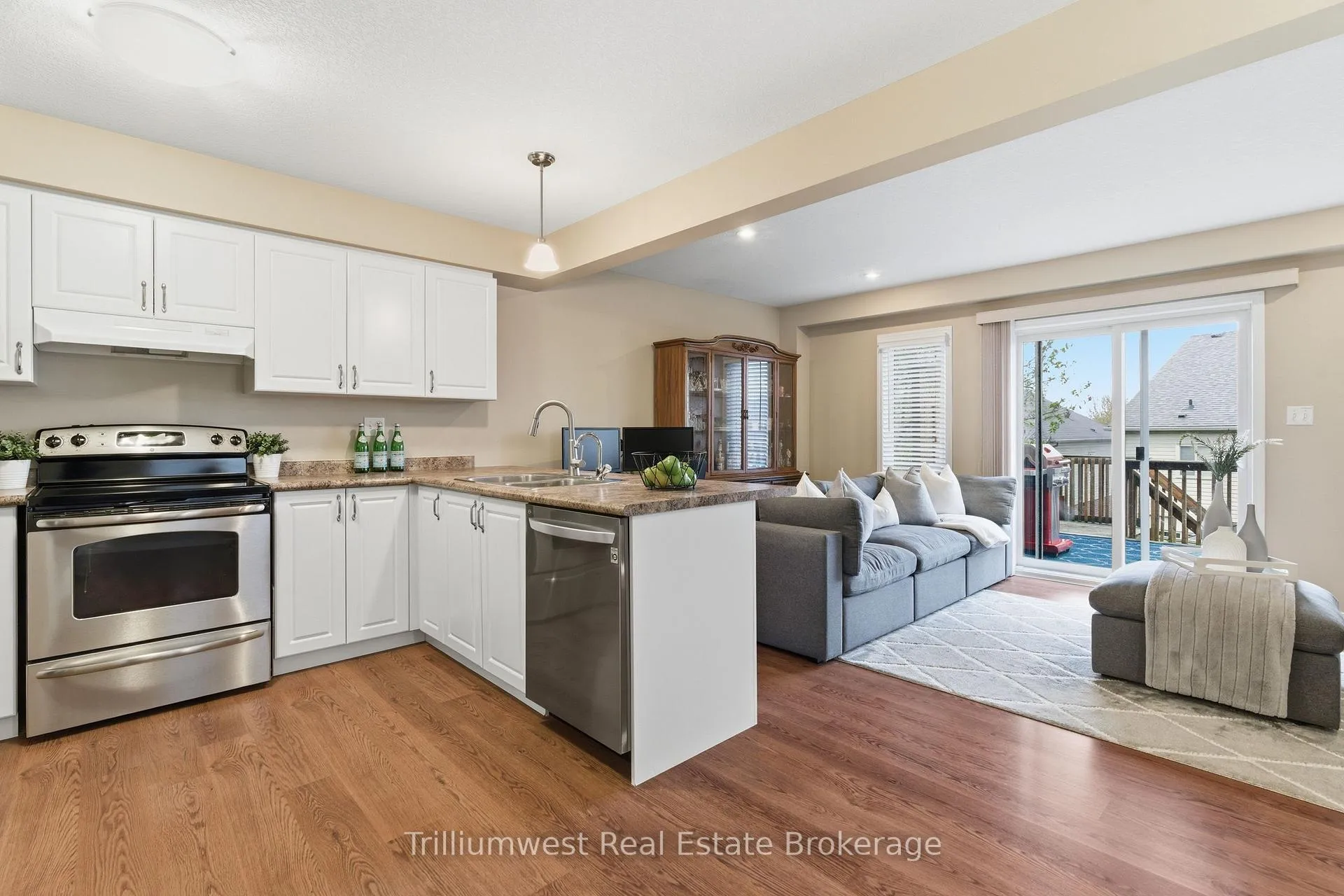 Photo 6 of Unit L42, 7 Upper Mercer Street, Kitchener — HOMEH