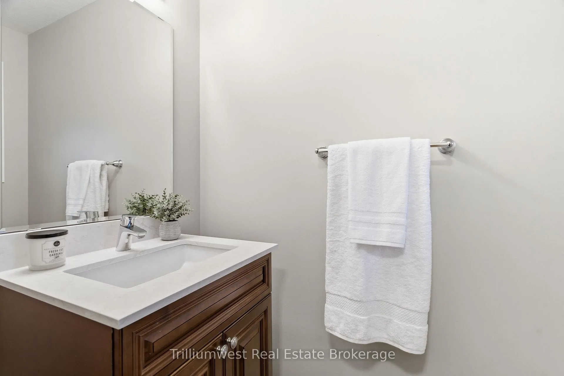 Photo 13 of Unit L42, 7 Upper Mercer Street, Kitchener — HOMEH