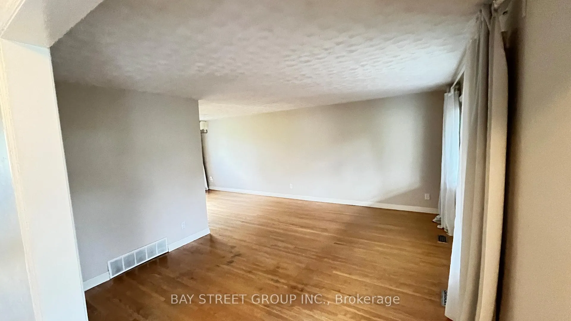 Photo 3 of 153 Simpson Road, Ajax, South East — HOMEH