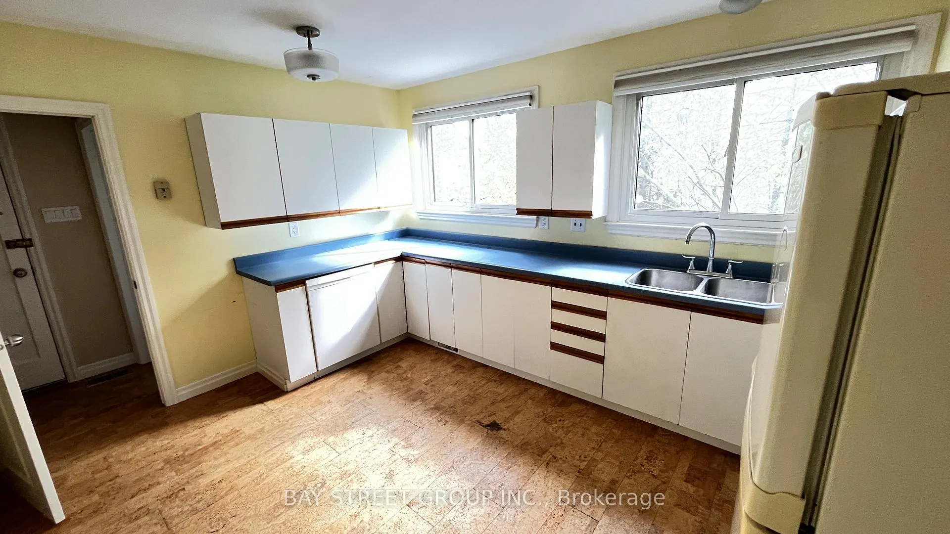 Photo 7 of 153 Simpson Road, Ajax, South East — HOMEH