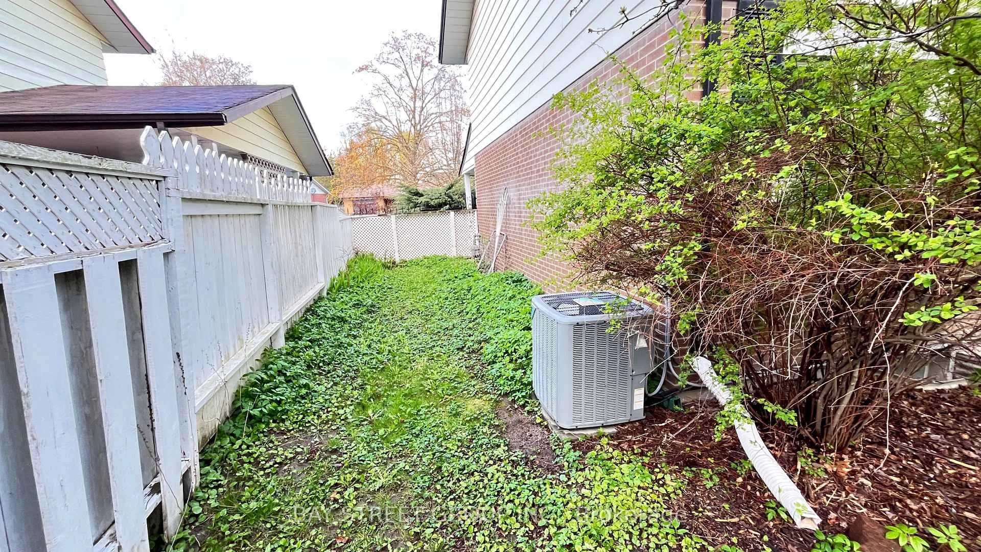 Photo 26 of 153 Simpson Road, Ajax, South East — HOMEH