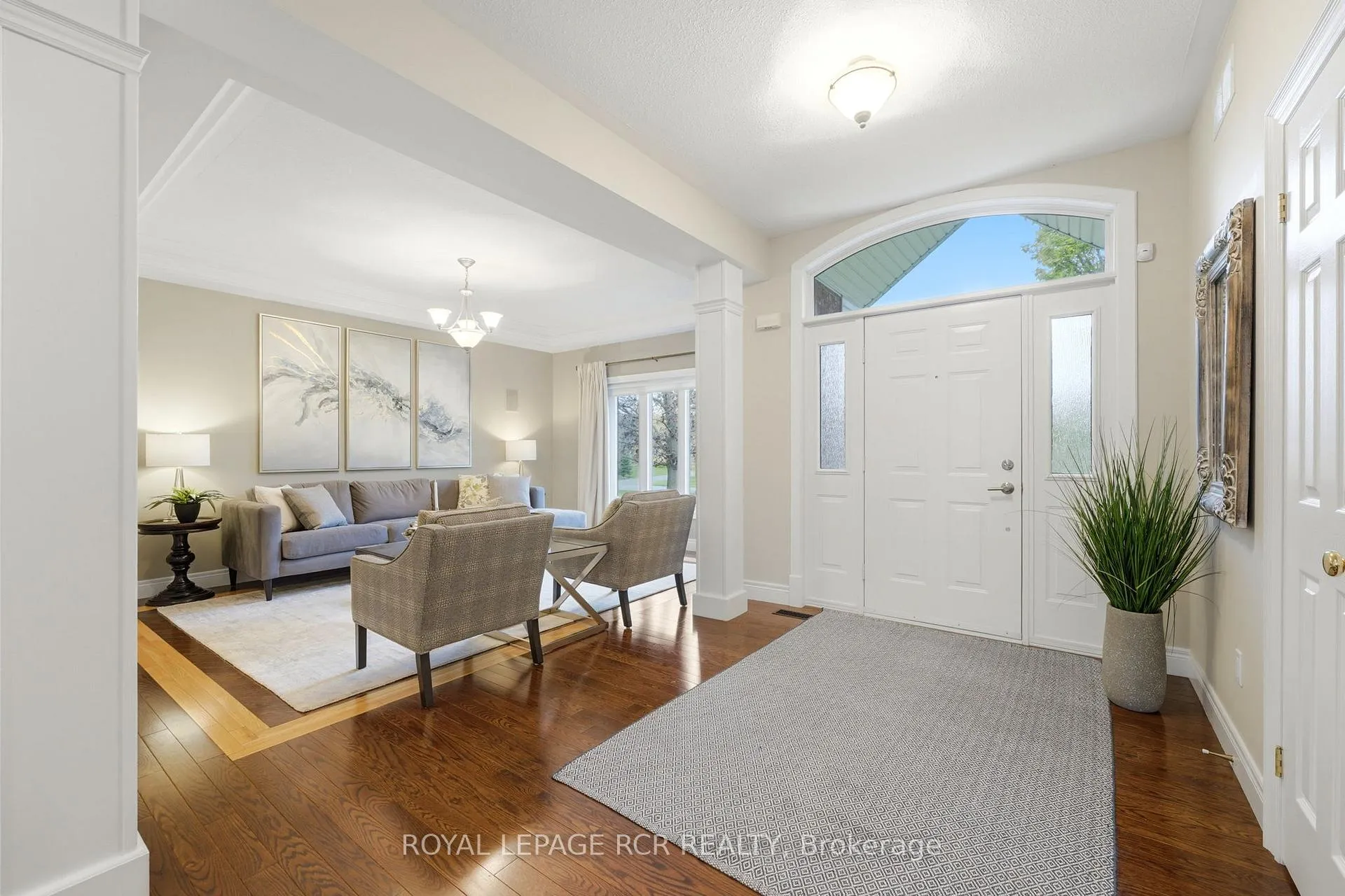 Photo 6 of 22 Bishop Court, Halton Hills, Glen Williams — HOMEH
